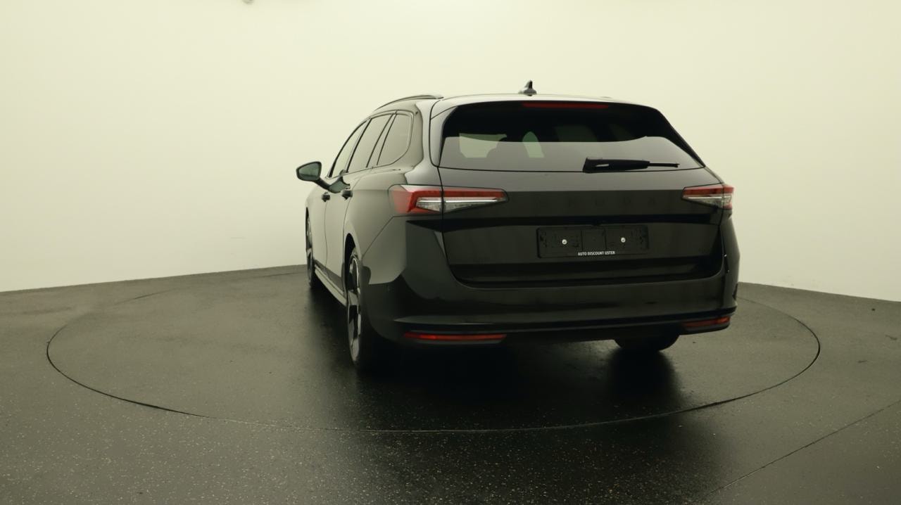 SKODA Superb Combi 2.0 TSI Sportline 4x4 DSG-image-3