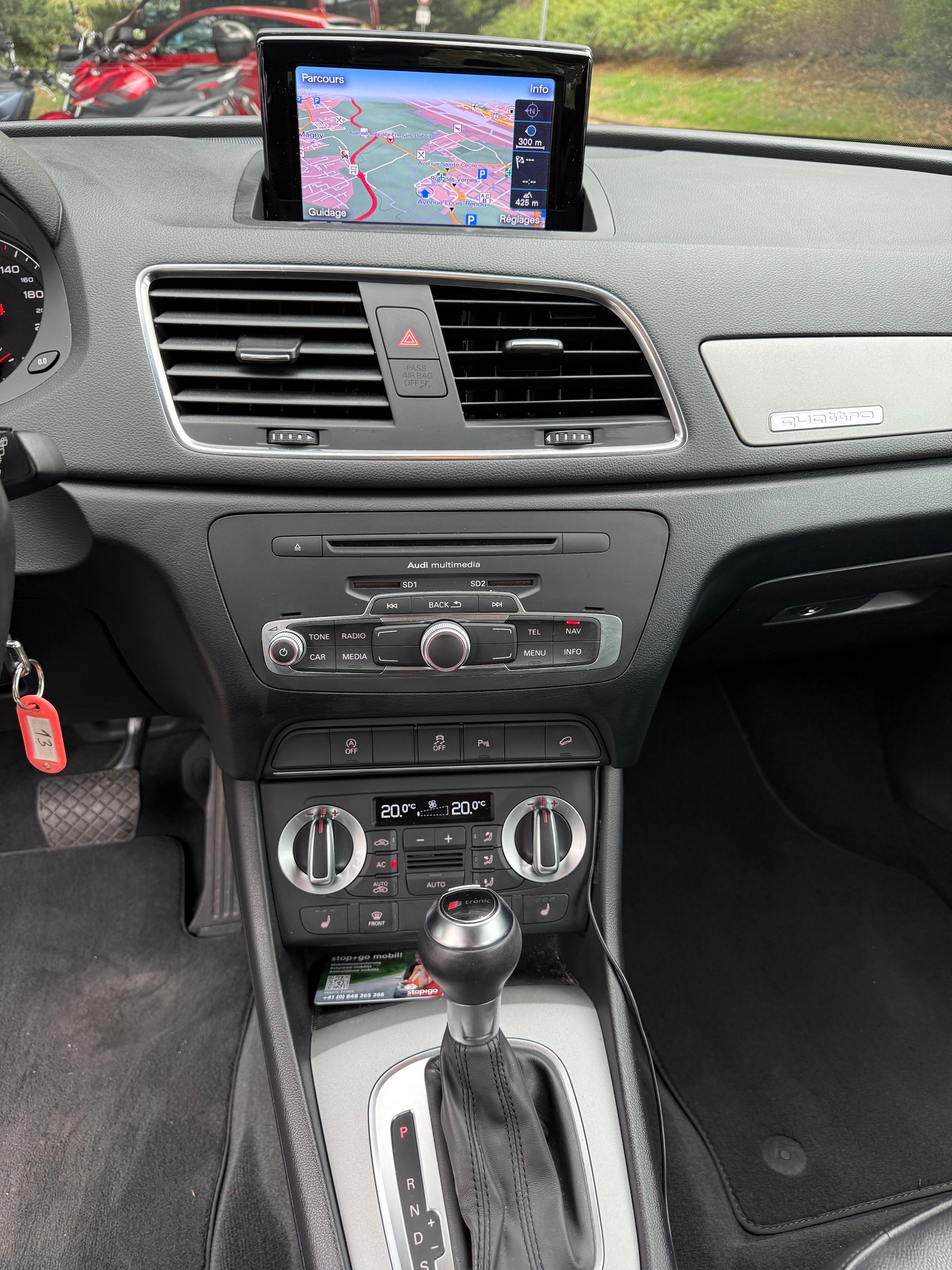 AUDI Q3 2.0 TDI quattro S-tronic-image-15