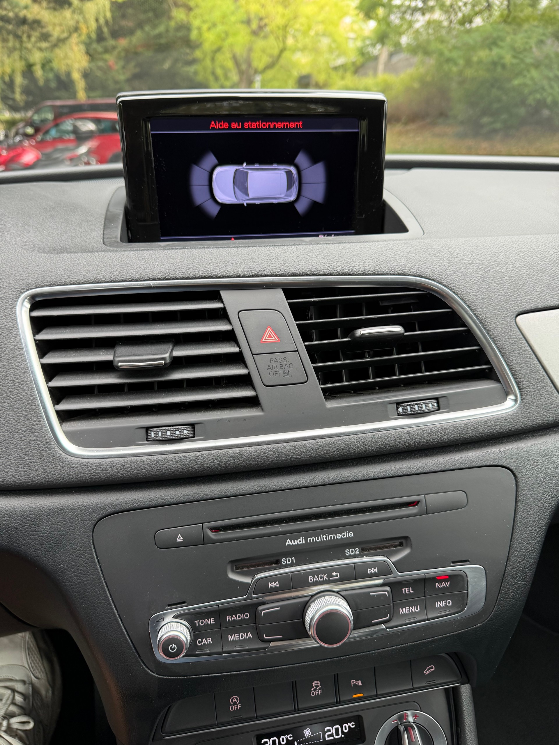 AUDI Q3 2.0 TDI quattro S-tronic-image-17