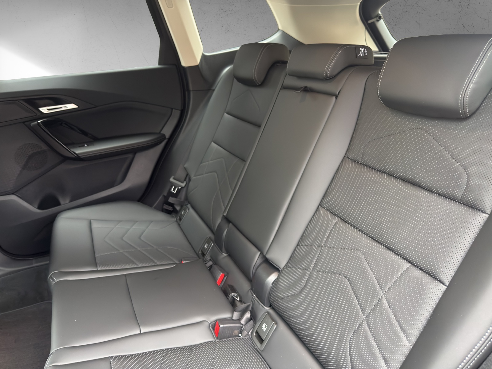 BMW X1 sDrive 18d-image-16