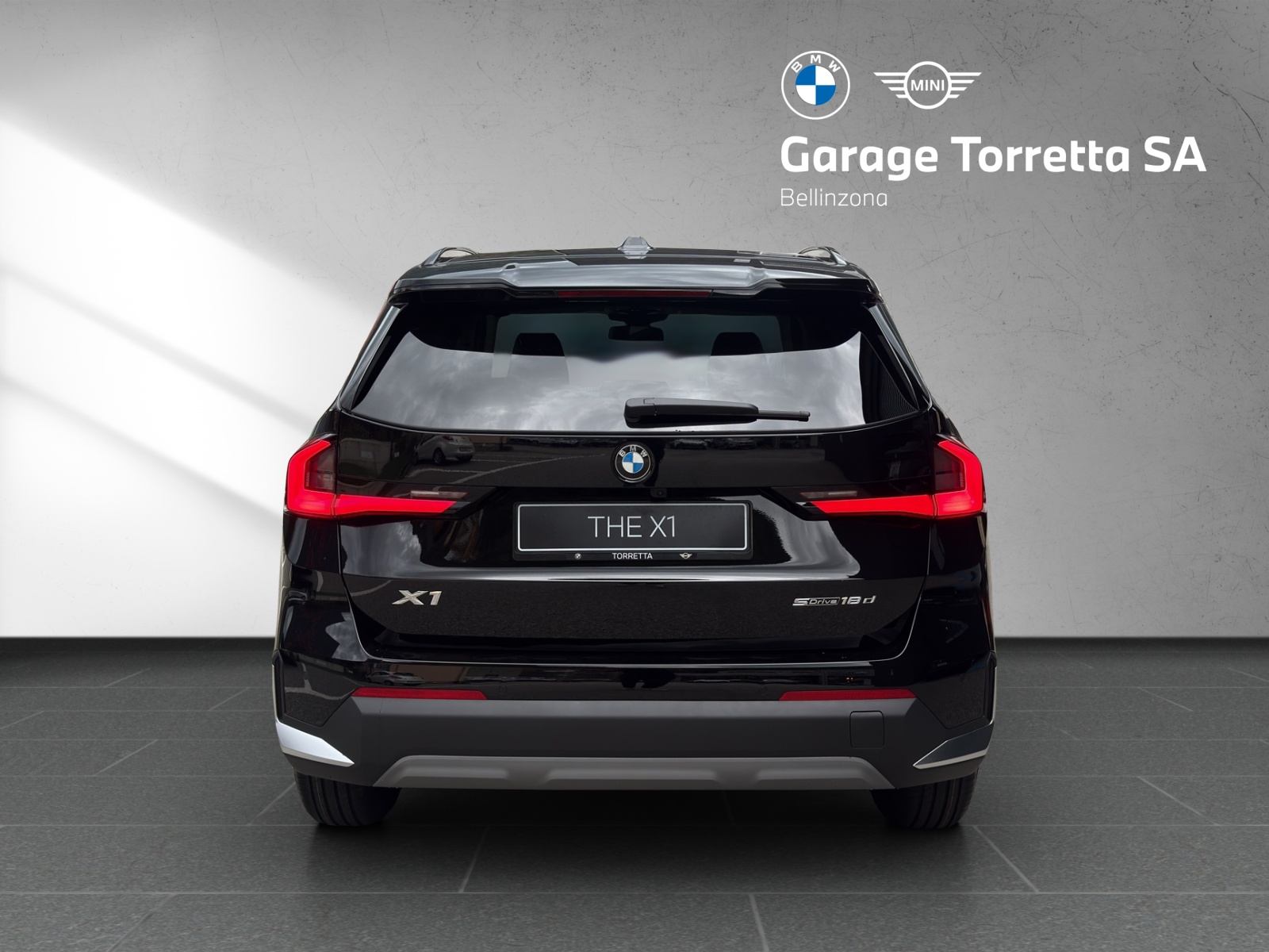 BMW X1 sDrive 18d-showroom-element-3