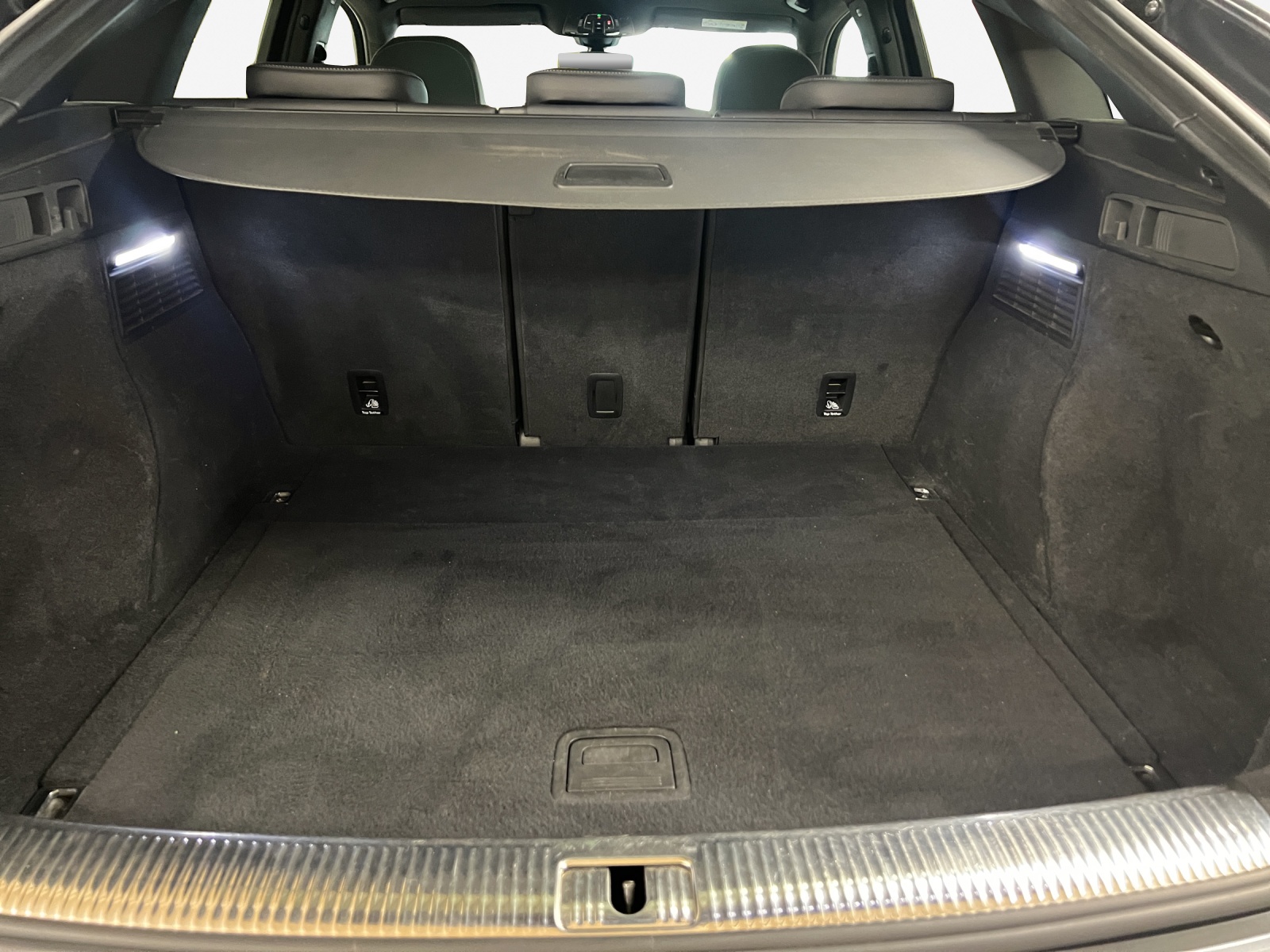 AUDI Q5 Sportback 40 TDI Blackedition quattro S-tronic-image-12