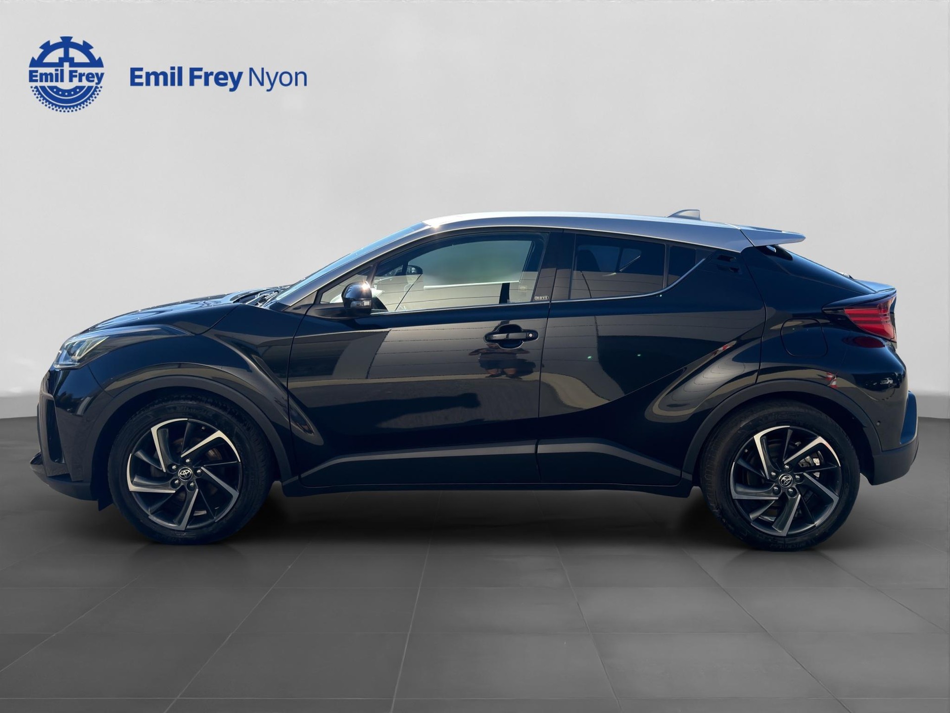 TOYOTA C-HR 2.0 VVTi HSD Move-showroom-element-2