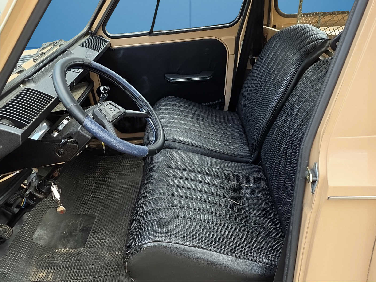 CITROEN 2CV6 Spécial (Club)-image-12