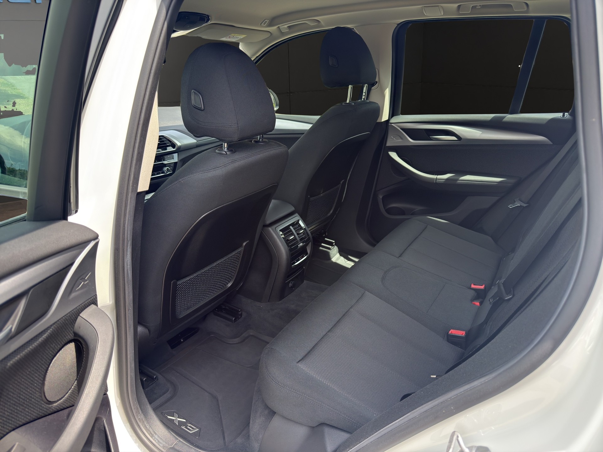 BMW X3 xDrive 20d Individual Luxury Line Steptronic-image-13