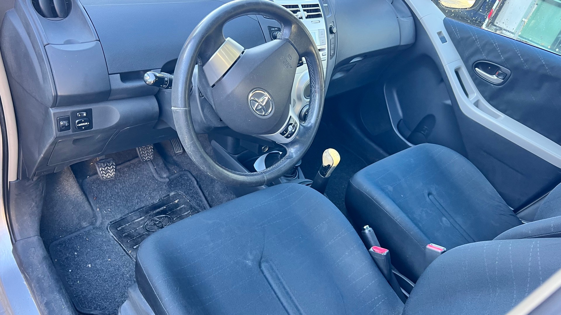 TOYOTA Yaris 1.4 D-4D Linea Terra-image-5