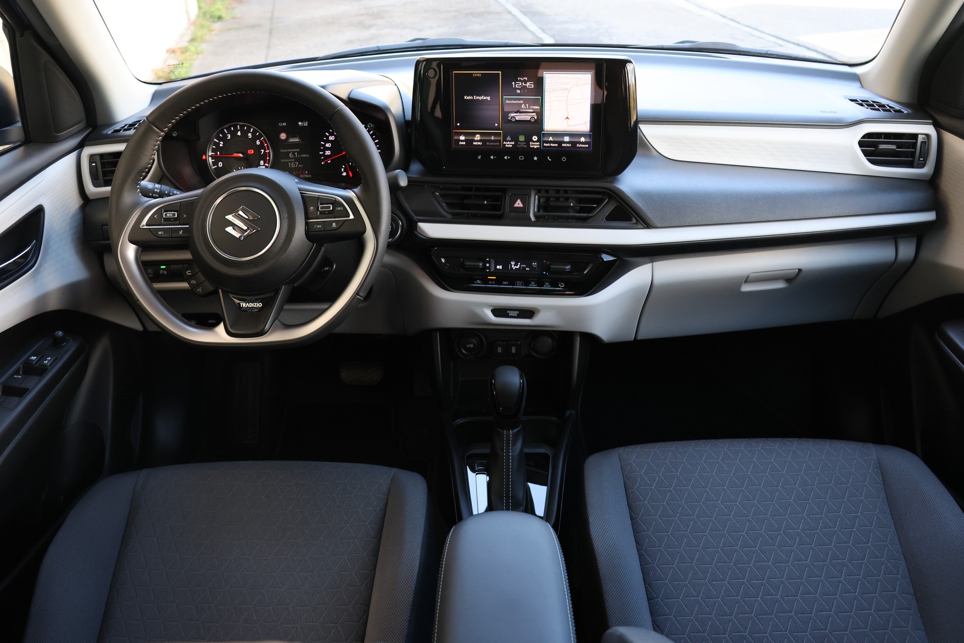 SUZUKI Swift 1.2 Tradizio Top Hybrid CVT limitiertes Schweizer Sondermodell-image-14
