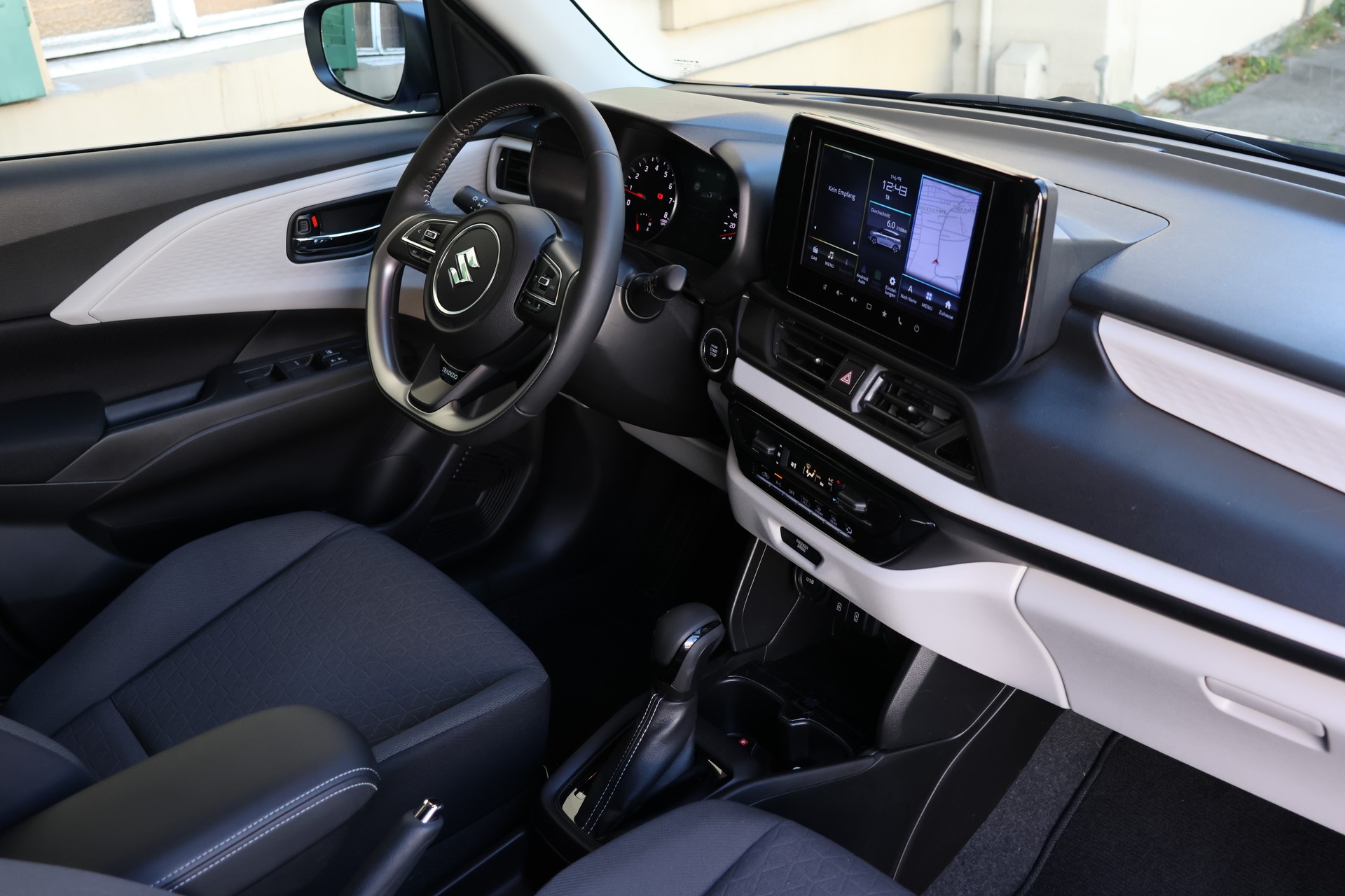 SUZUKI Swift 1.2 Tradizio Top Hybrid CVT limitiertes Schweizer Sondermodell-image-10