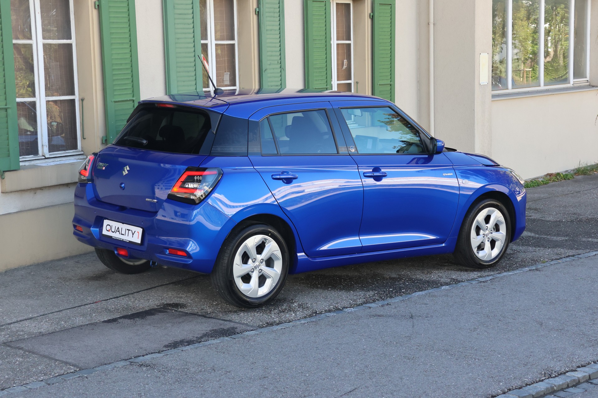 SUZUKI Swift 1.2 Tradizio Top Hybrid CVT limitiertes Schweizer Sondermodell-image-6