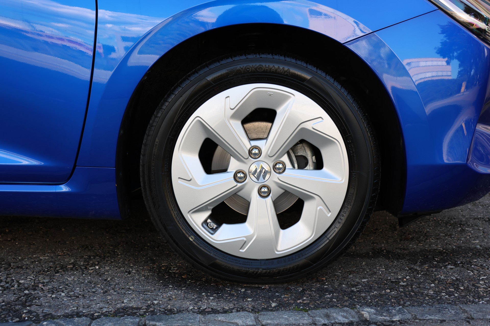 SUZUKI Swift 1.2 Tradizio Top Hybrid CVT limitiertes Schweizer Sondermodell-image-5