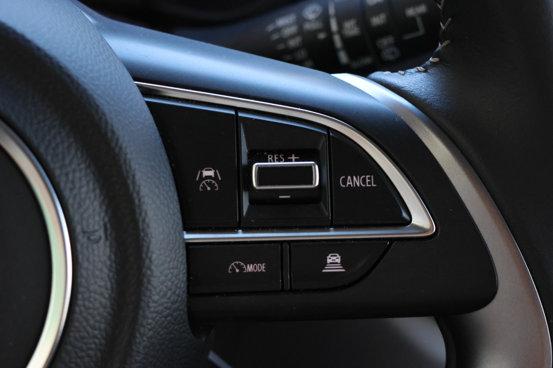 SUZUKI Swift 1.2 Tradizio Top Hybrid CVT limitiertes Schweizer Sondermodell-image-25