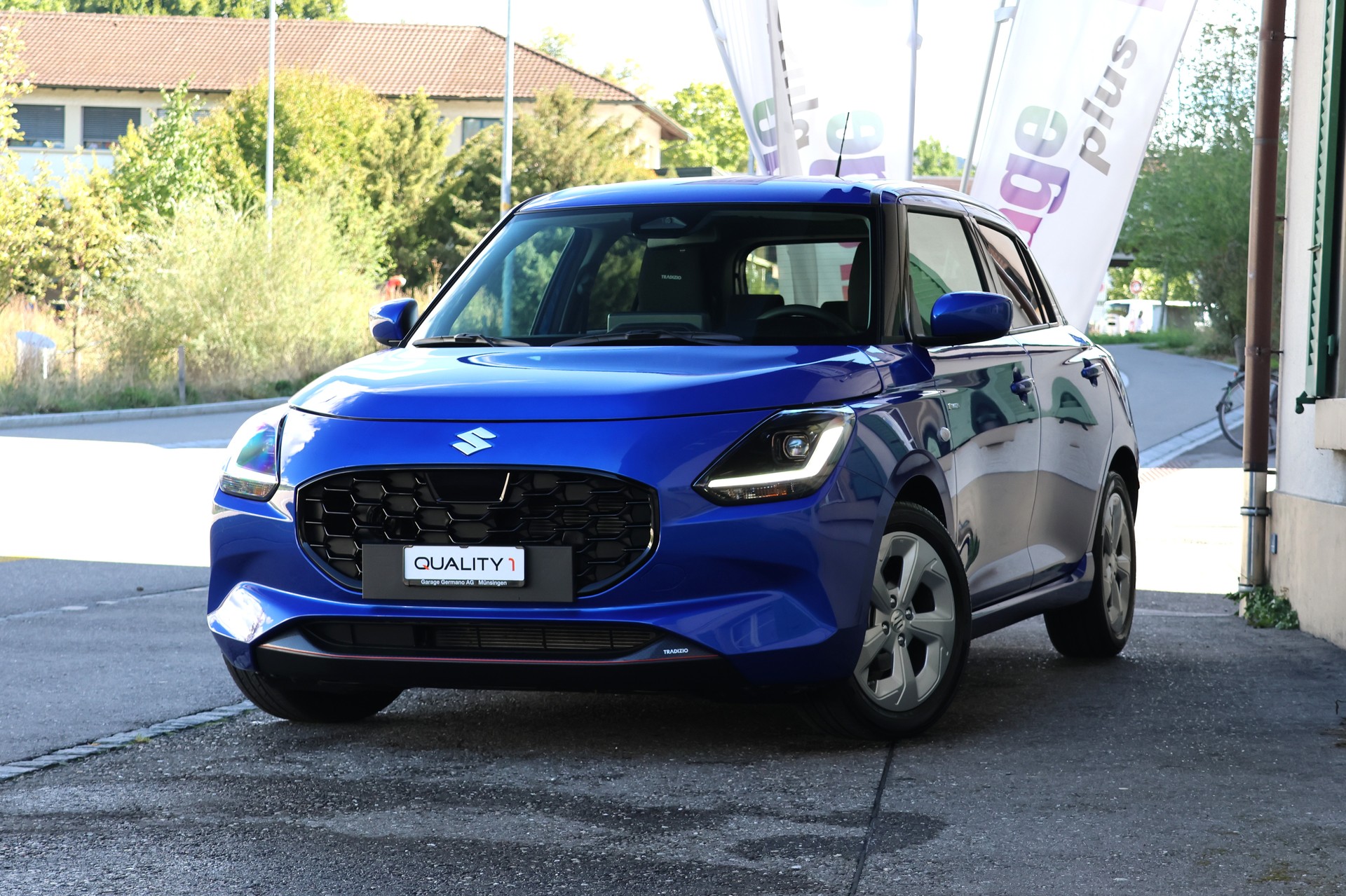 SUZUKI Swift 1.2 Tradizio Top Hybrid CVT limitiertes Schweizer Sondermodell-image-0