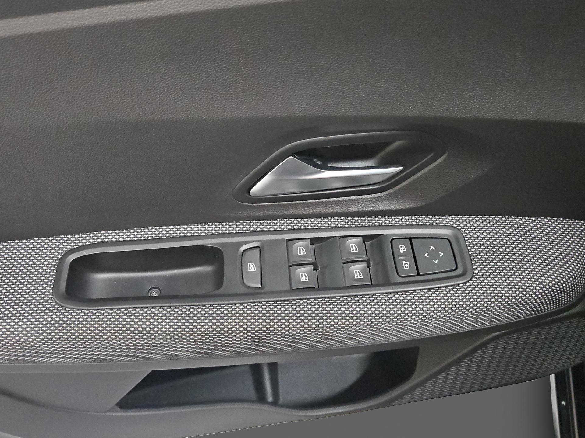 DACIA Sandero TCe 90 Comfort-image-18