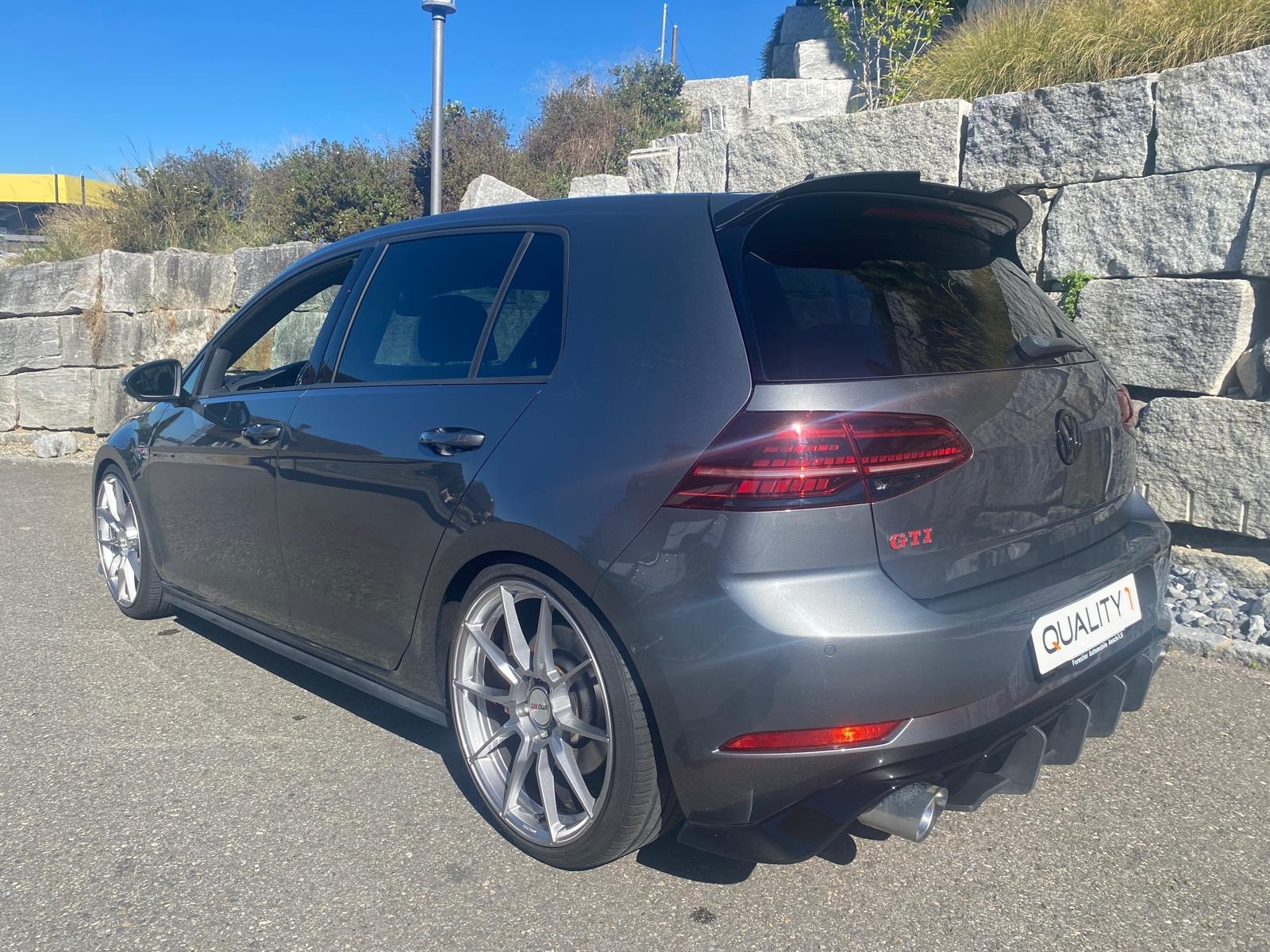VW Golf 2.0 TSI GTI Performance DSG-image-2