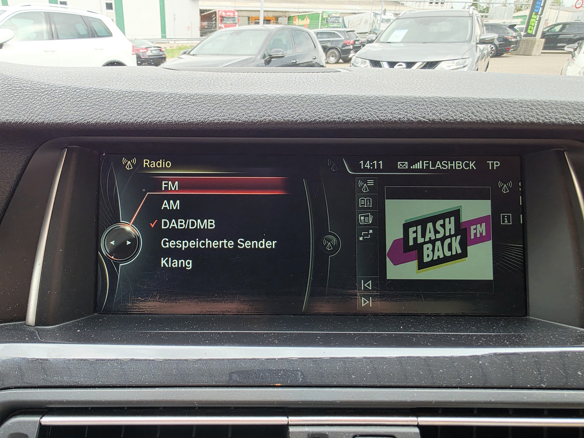 BMW 525d xDrive Touring-image-13