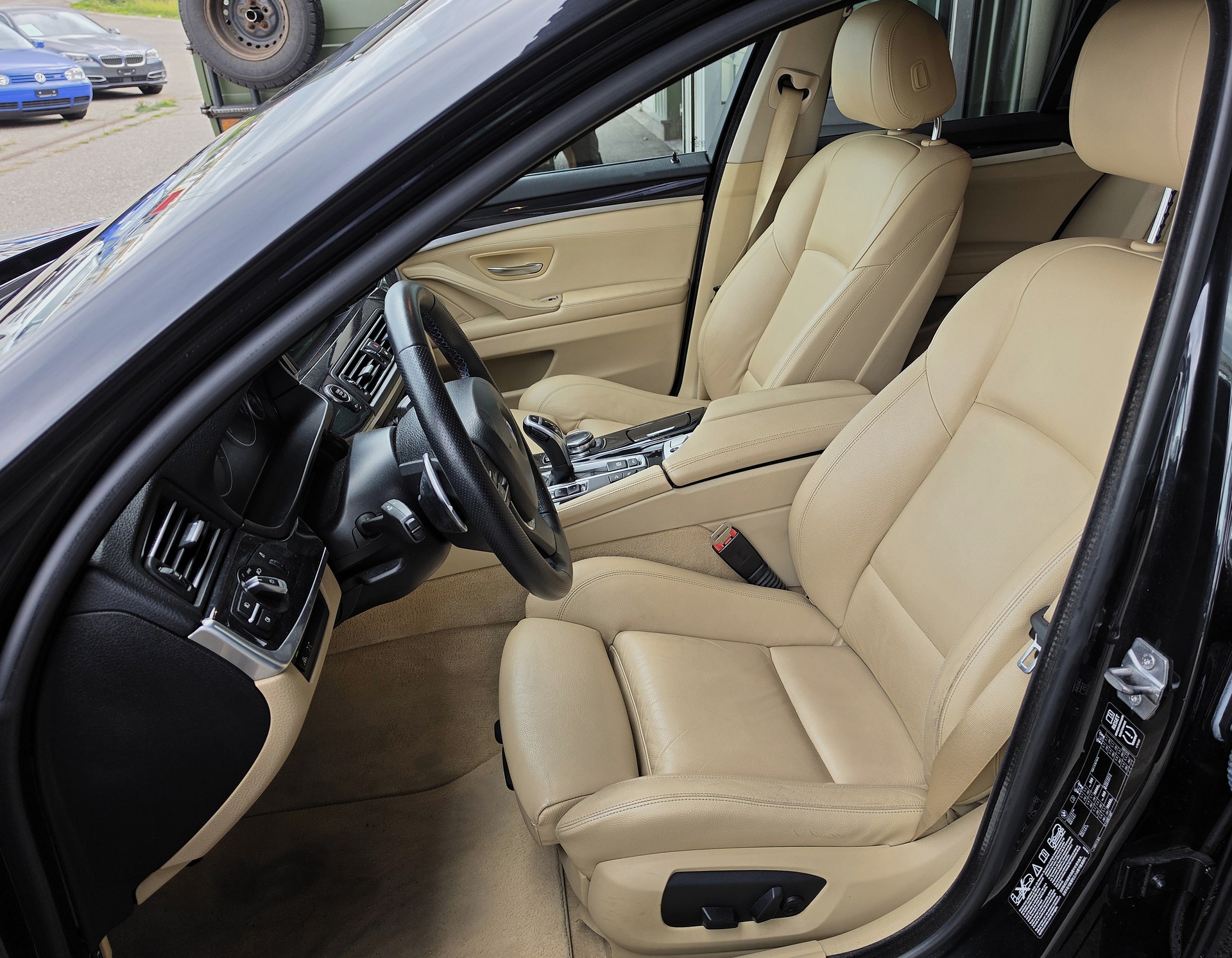 BMW 525d xDrive Touring-image-9