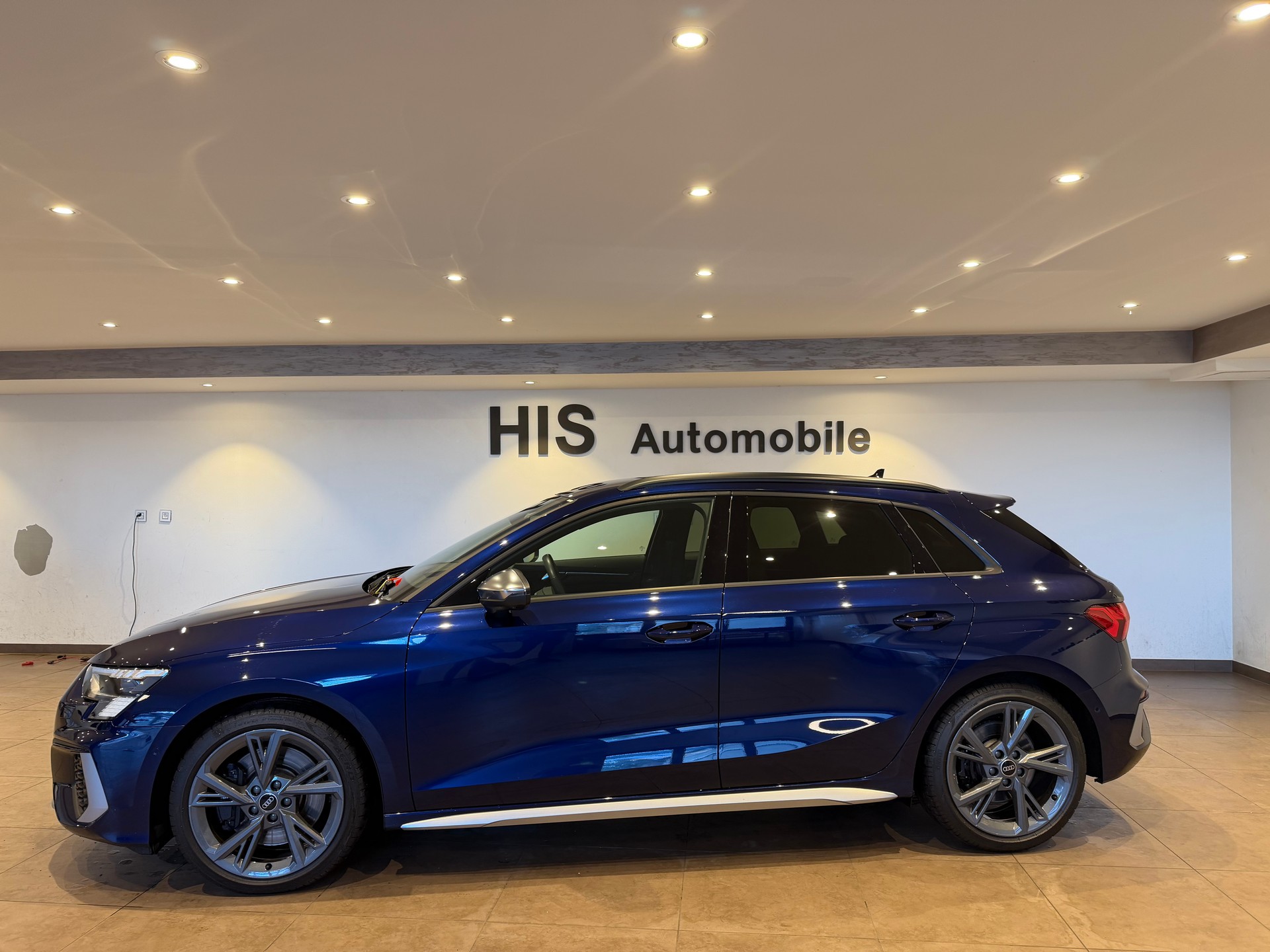 AUDI S3 Sportback 2.0 TFSI quattro S-Tronic-image-4