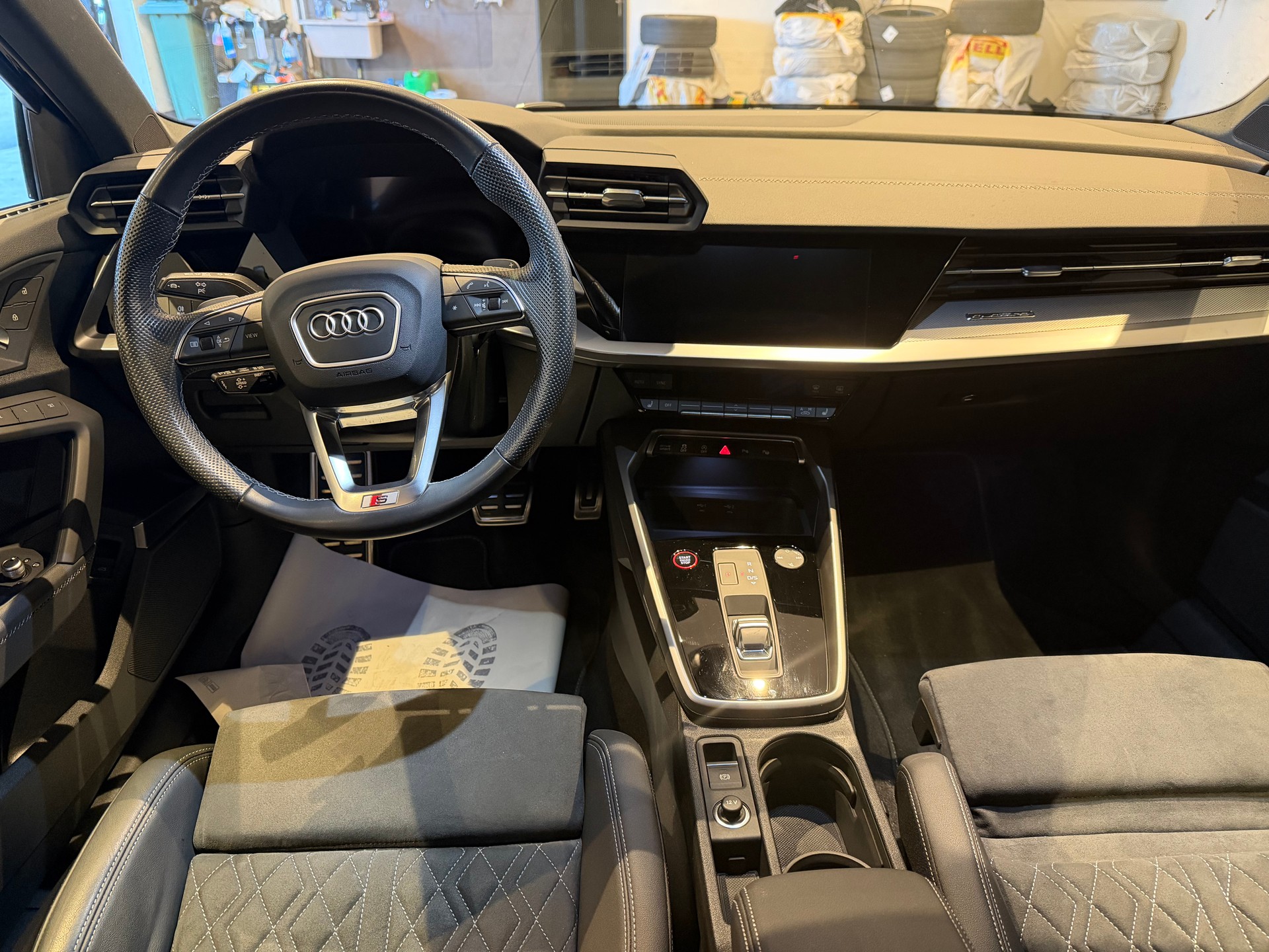 AUDI S3 Sportback 2.0 TFSI quattro S-Tronic-image-14