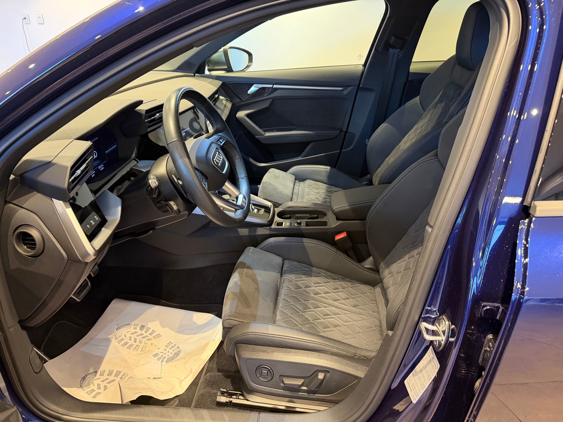 AUDI S3 Sportback 2.0 TFSI quattro S-Tronic-image-15