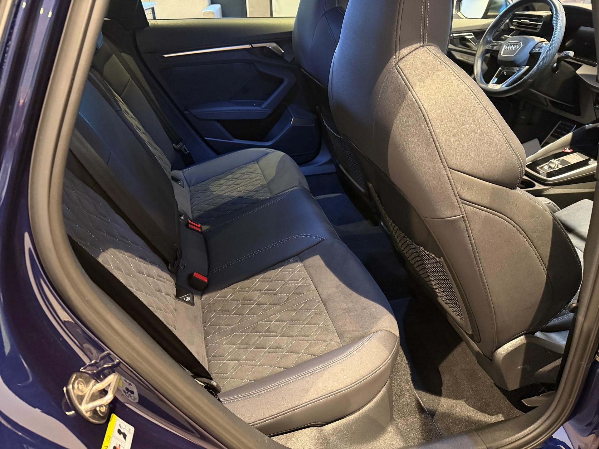 AUDI S3 Sportback 2.0 TFSI quattro S-Tronic-image-13