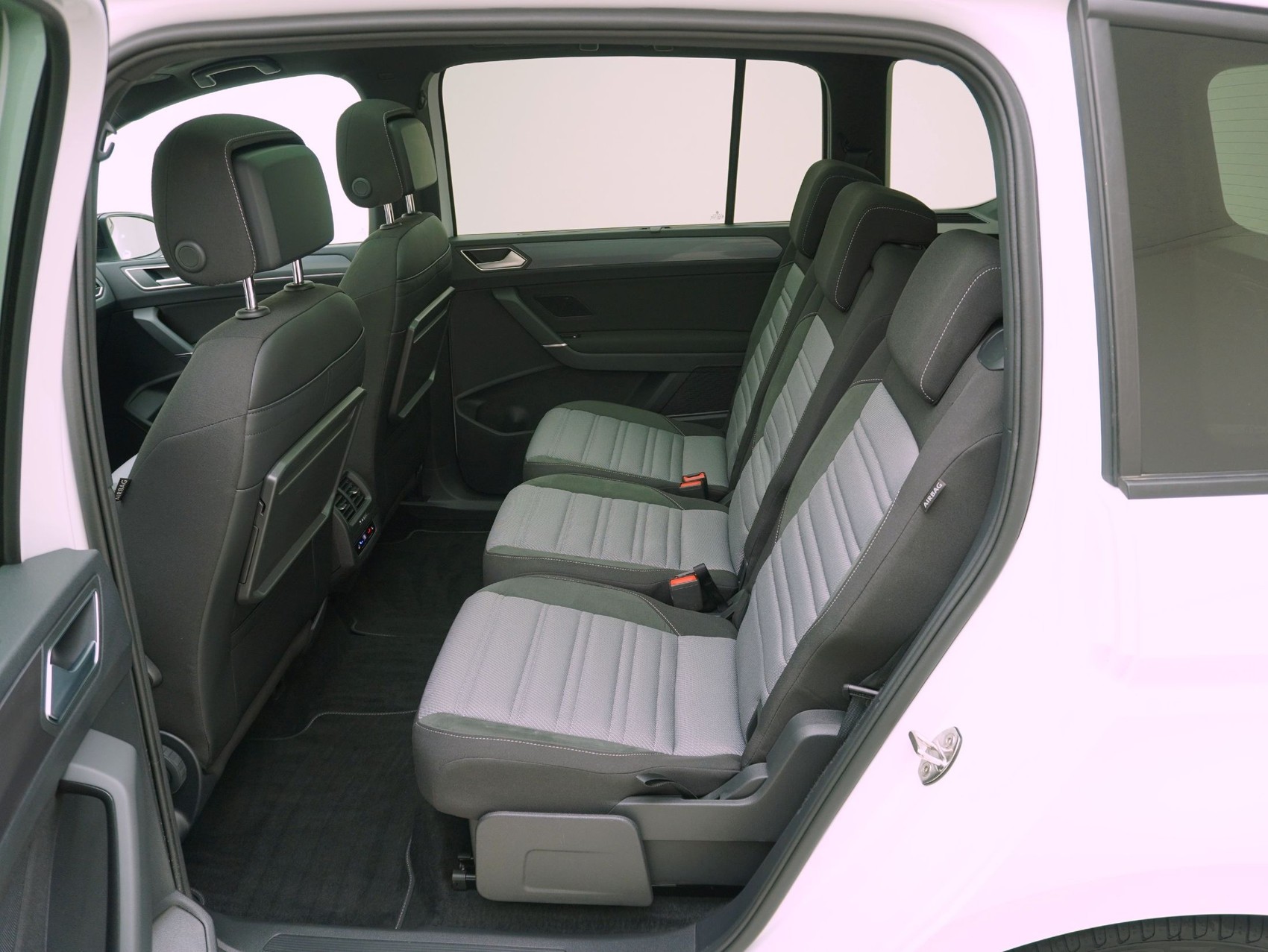 VW Touran 1.5 TSI DSG R-Line Black Style **VW Werksgarantie bis 12/2030**-image-11