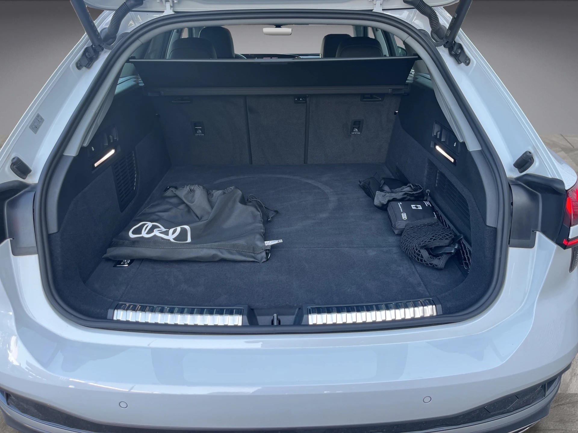 AUDI A6 Avant e-hybrid quattro 220 kW S tronic*New Modell* Head-up, Allradlenkung, Standklima, (5-Jahre Garantie)Np;95'010.-Fr.!!-image-12