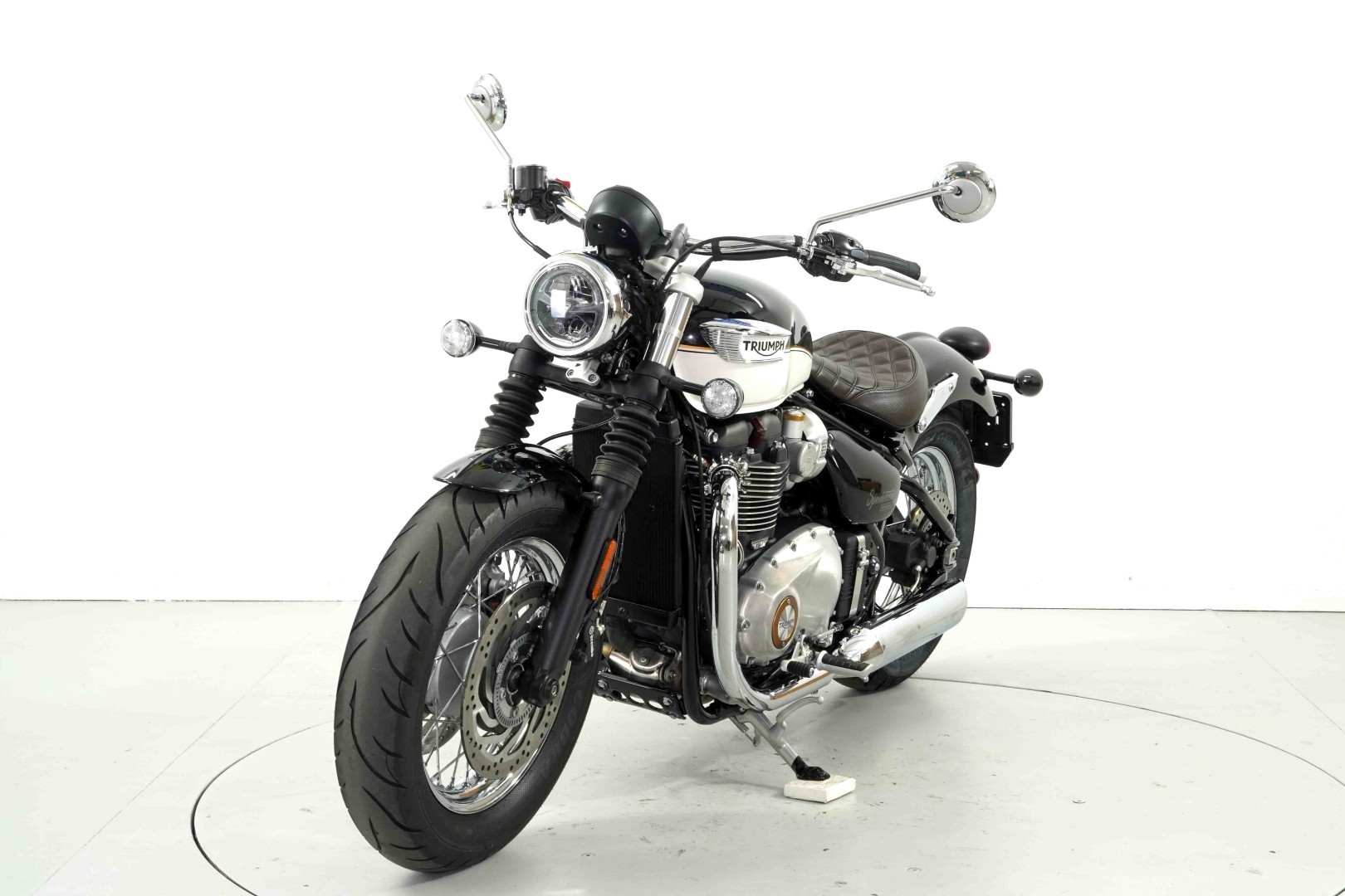 TRIUMPH Bonneville Speedmaster ABS-showroom-element-2