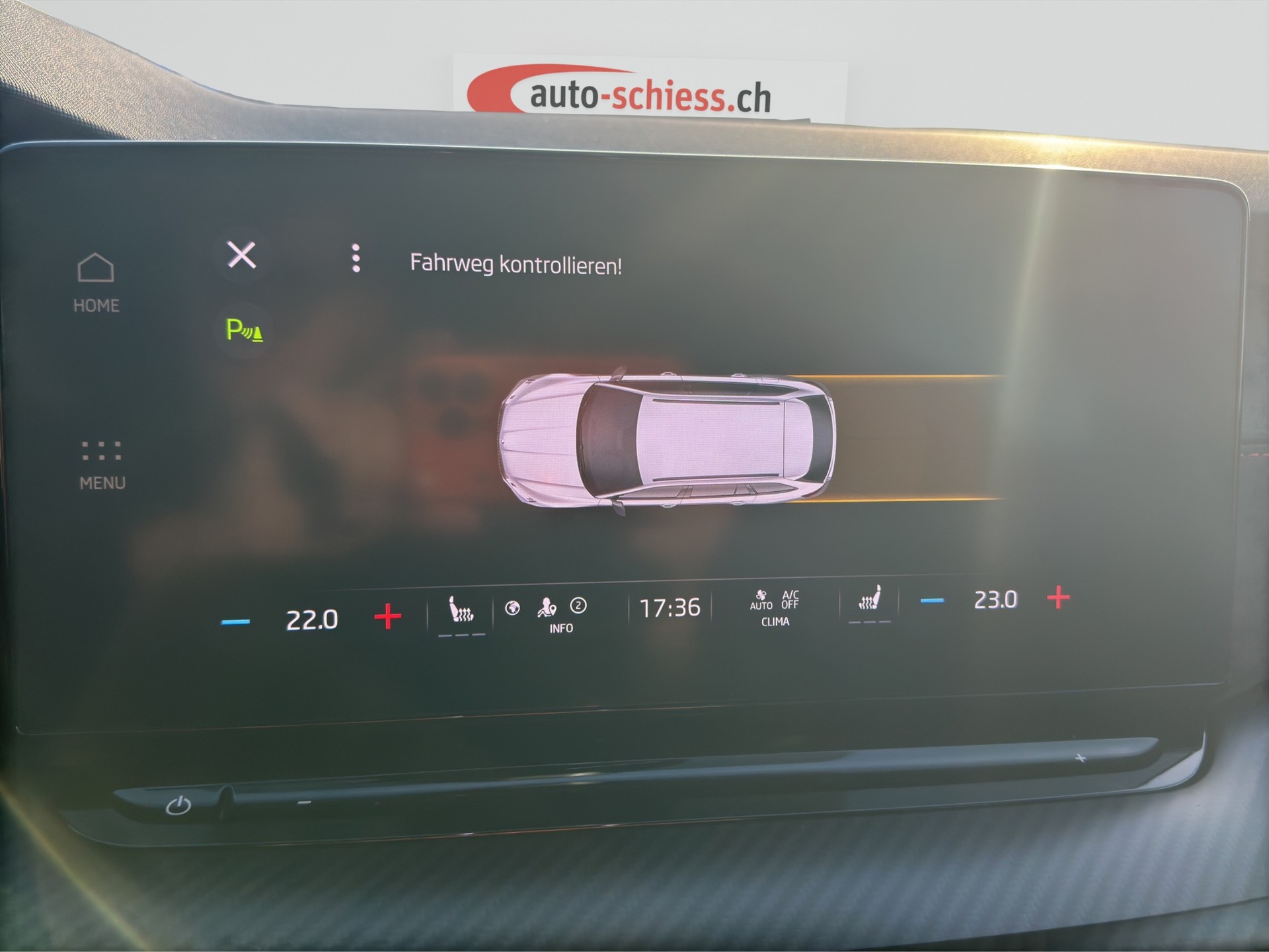SKODA Octavia Combi 2.0 TSI DSG RS-image-12