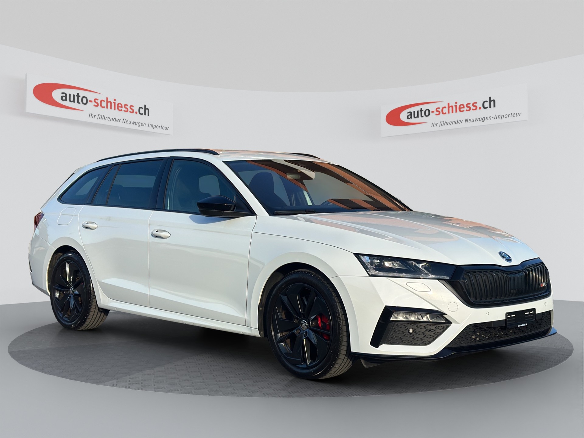 SKODA Octavia Combi 2.0 TSI DSG RS-image-0