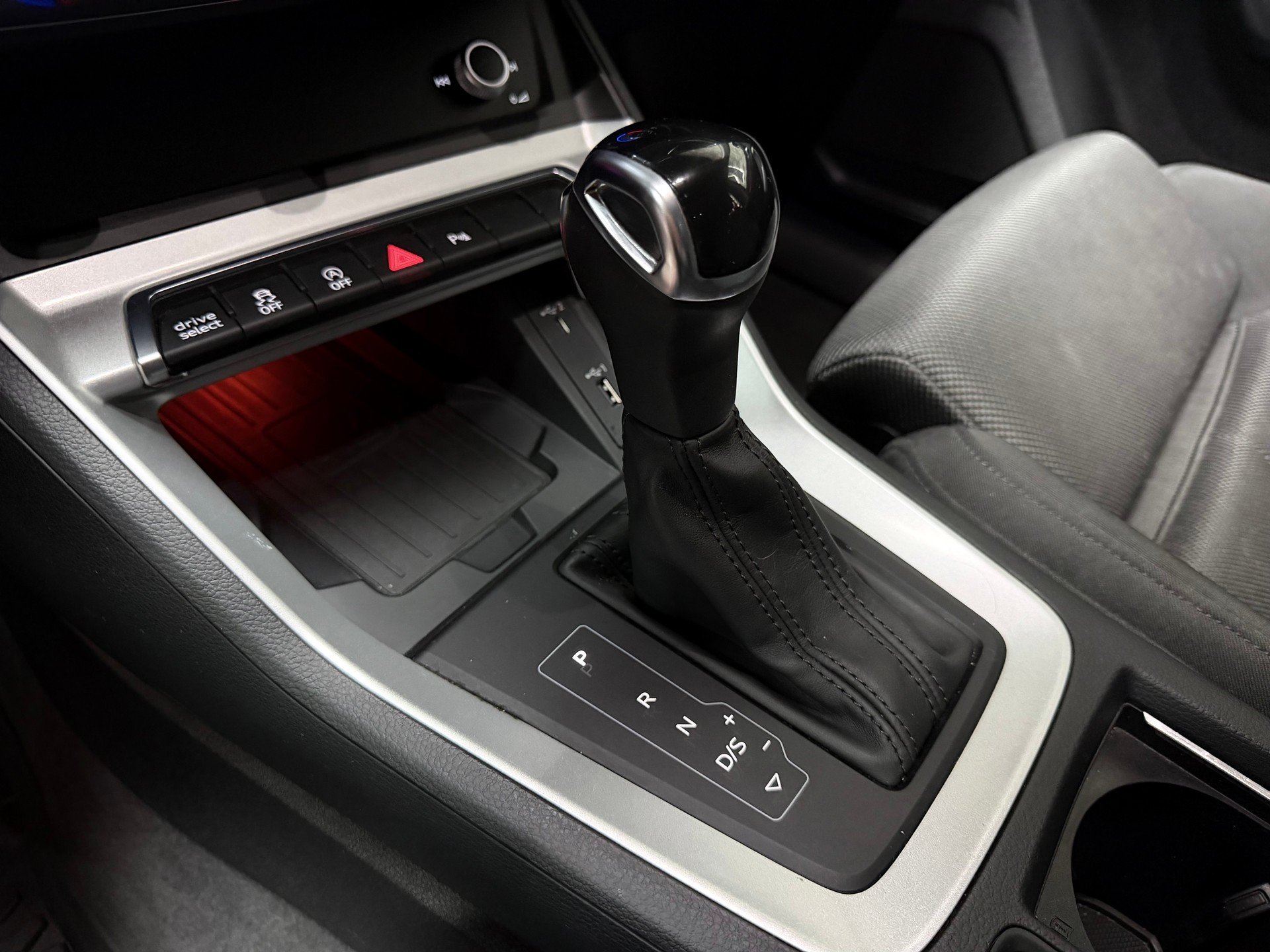 AUDI Q3 Sportback 35 TFSI Attraction S-tronic-image-19