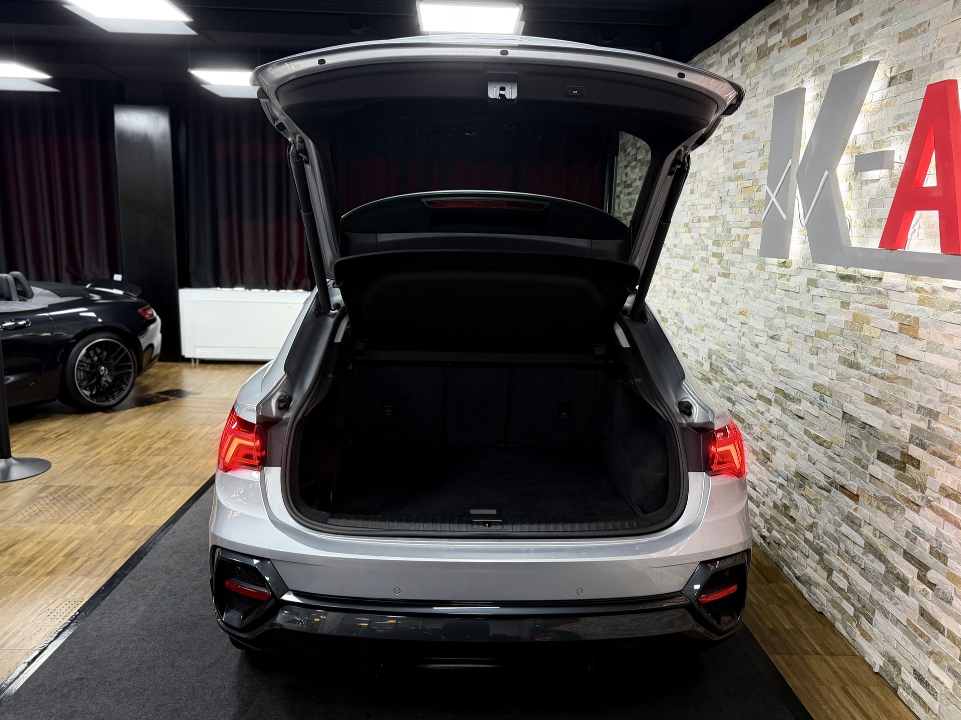 AUDI Q3 Sportback 35 TFSI Attraction S-tronic-image-28