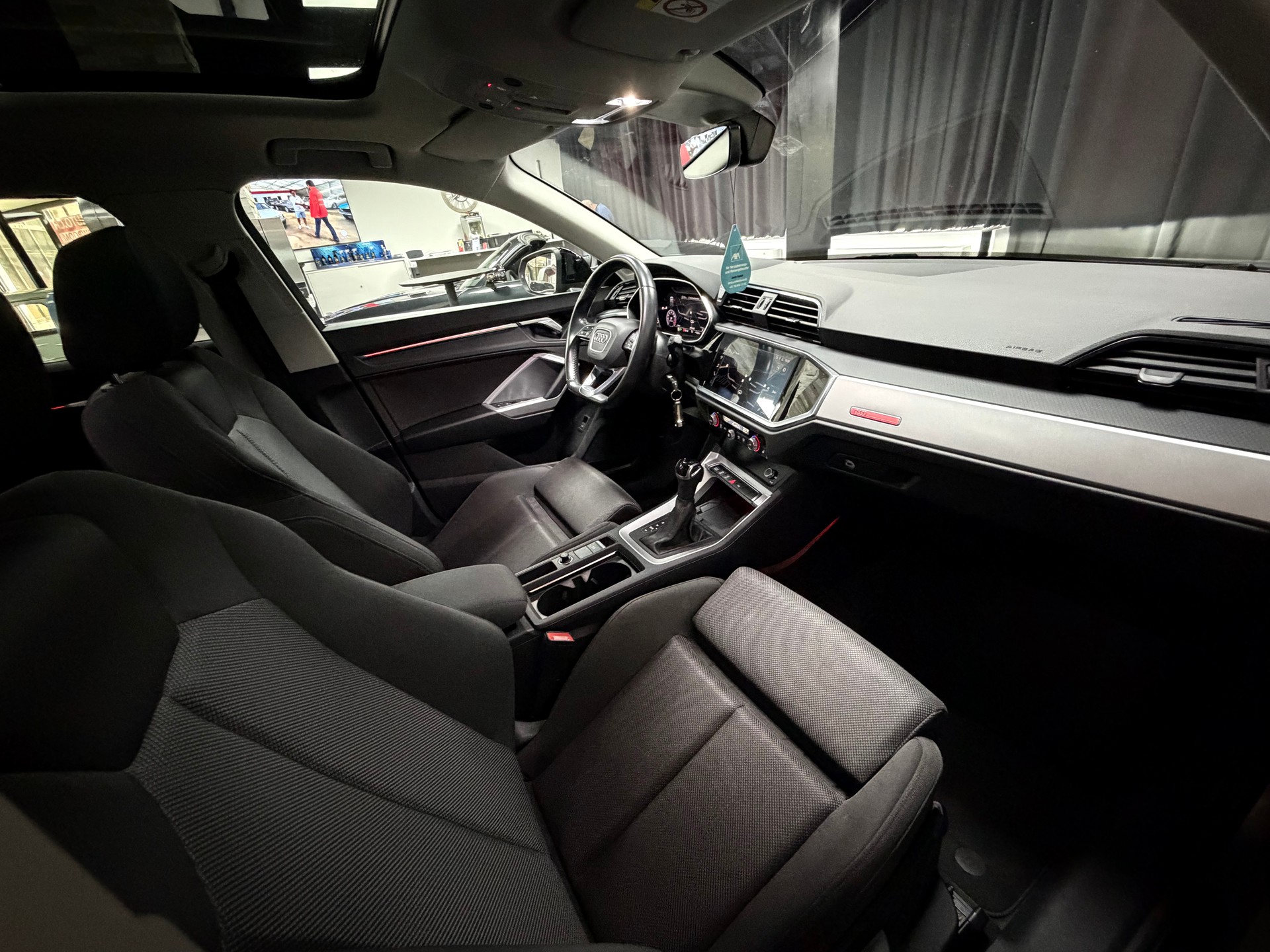 AUDI Q3 Sportback 35 TFSI Attraction S-tronic-image-30