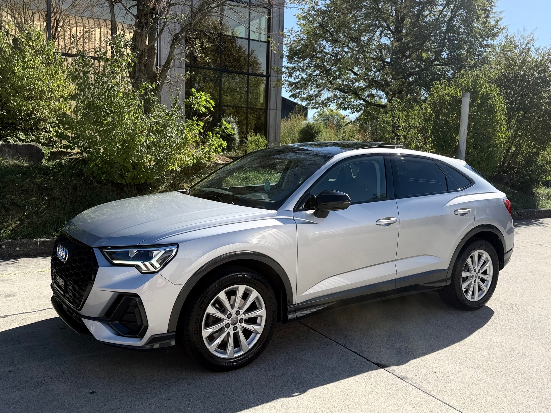 AUDI Q3 Sportback 35 TFSI Attraction S-tronic-image-2