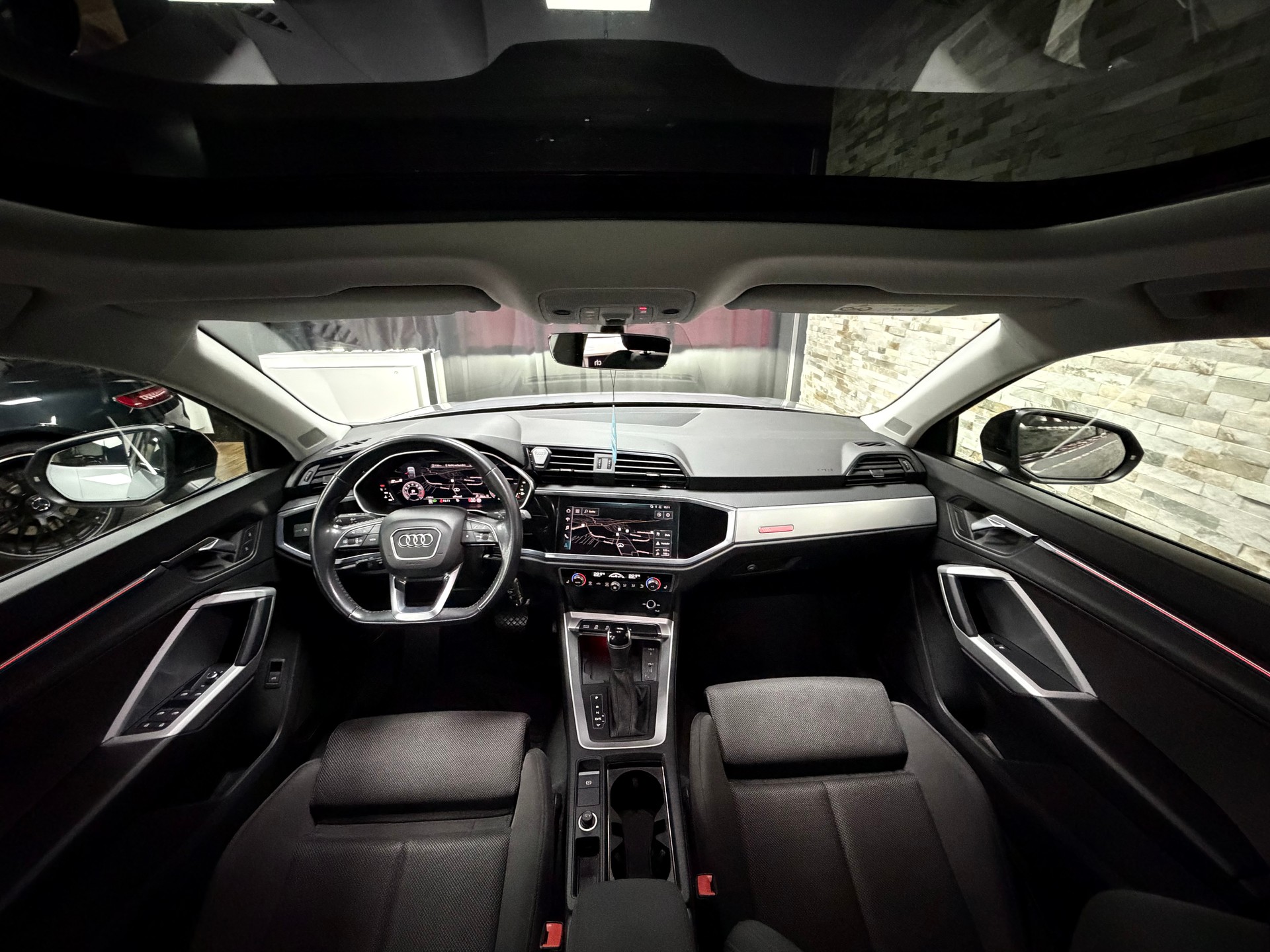 AUDI Q3 Sportback 35 TFSI Attraction S-tronic-image-27