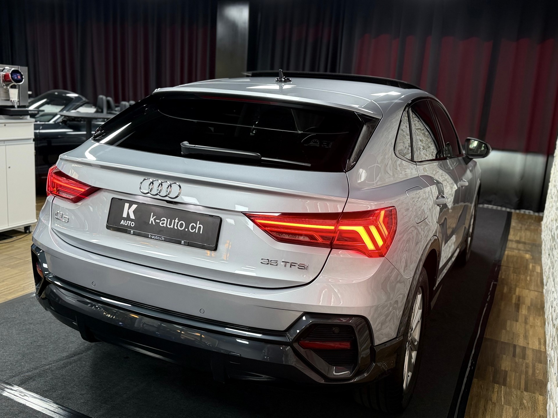 AUDI Q3 Sportback 35 TFSI Attraction S-tronic-image-7