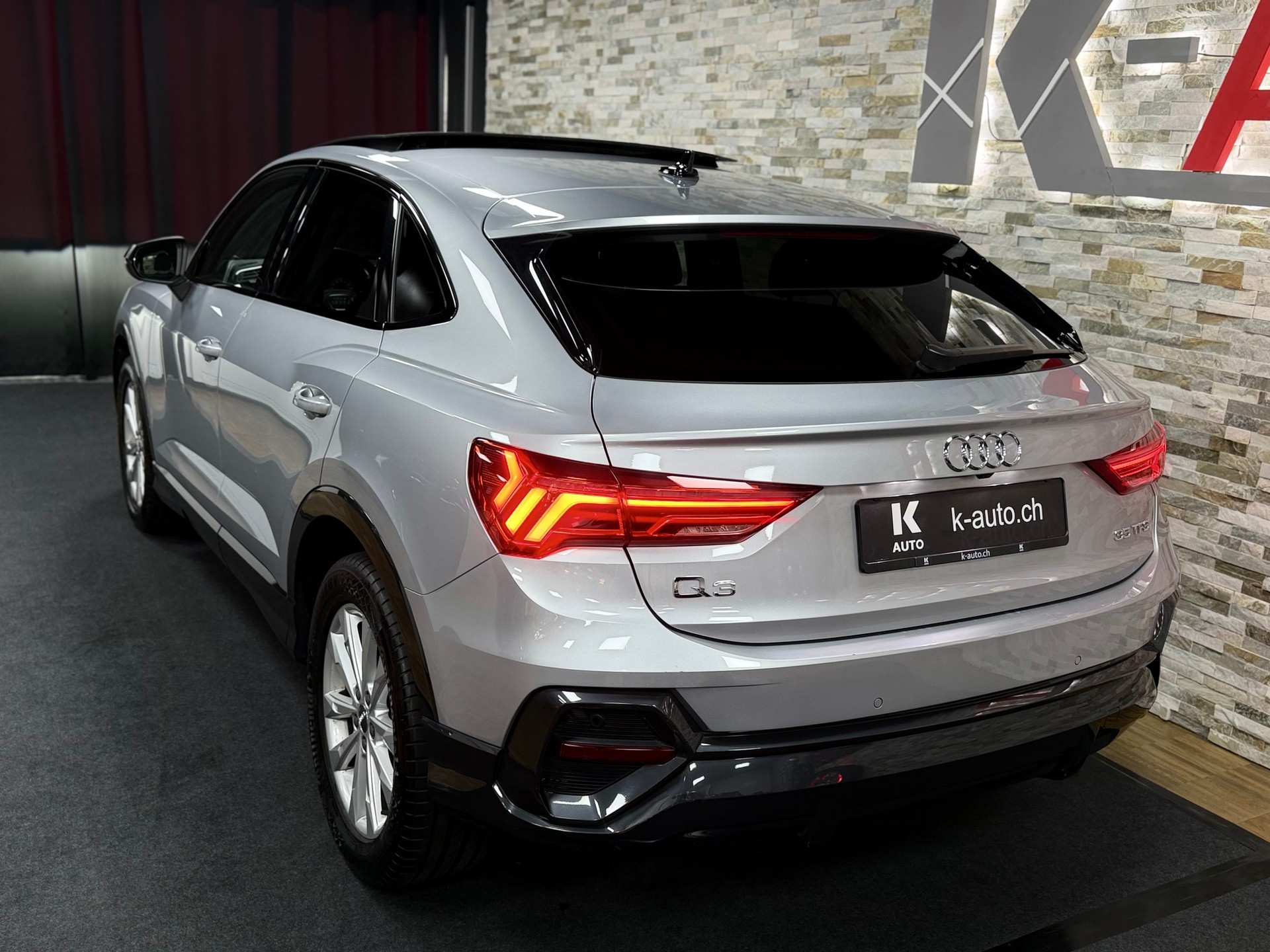 AUDI Q3 Sportback 35 TFSI Attraction S-tronic-image-3