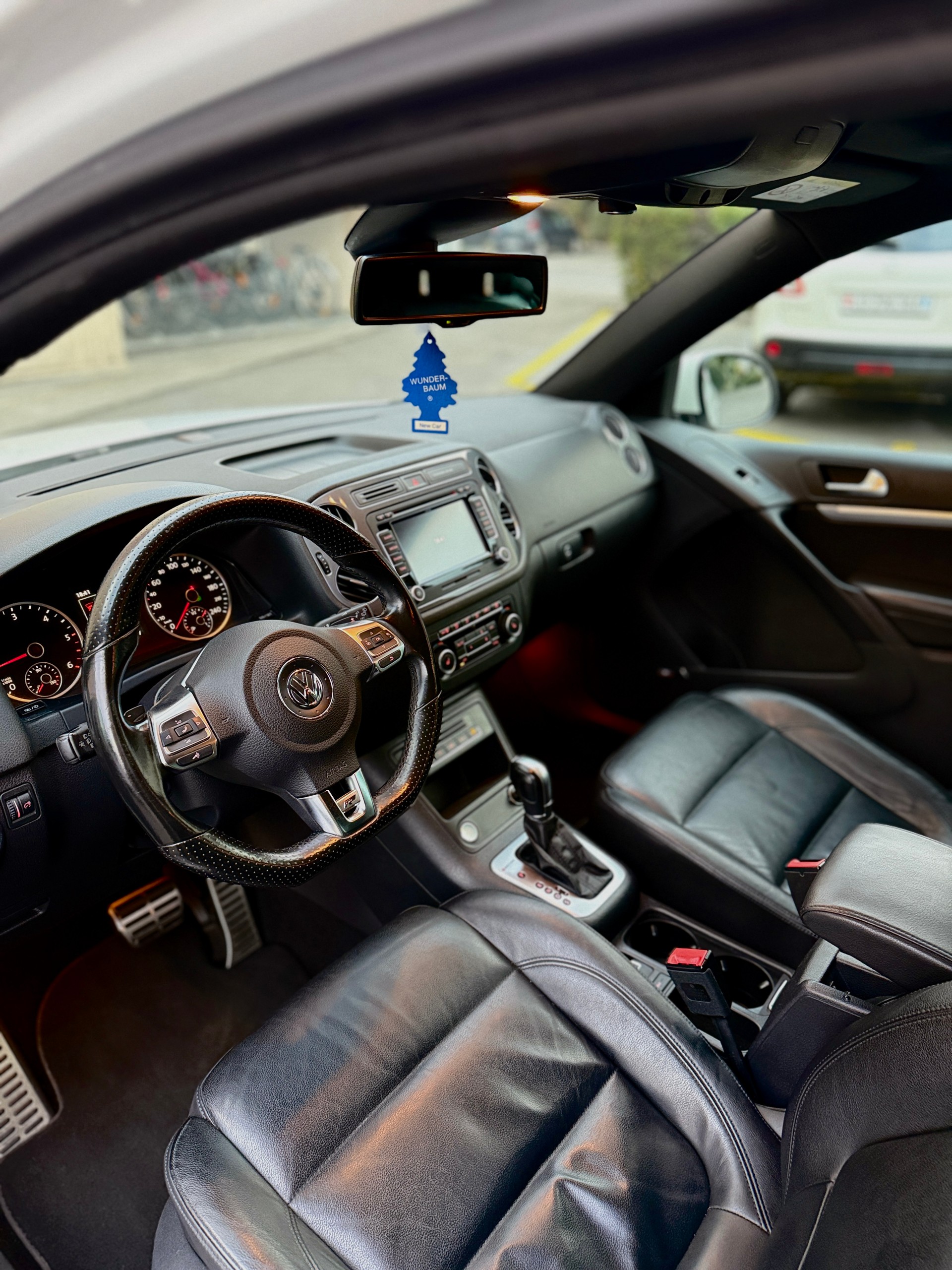 VW Tiguan 2.0 TDI BMT Cup R-Line 4Motion DSG-image-10