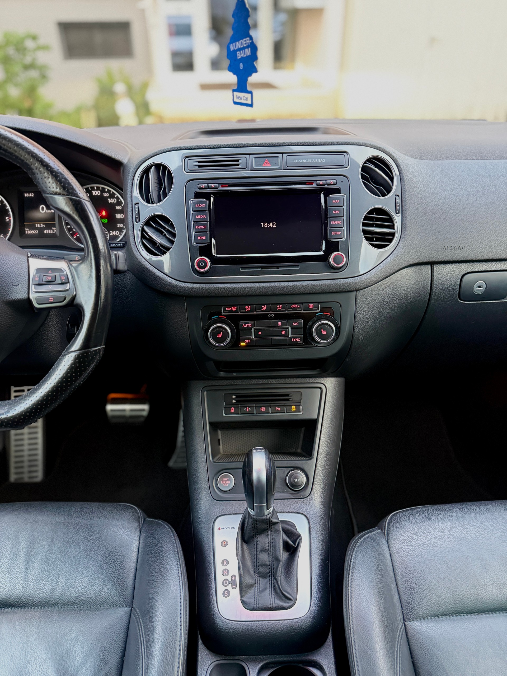 VW Tiguan 2.0 TDI BMT Cup R-Line 4Motion DSG-image-13