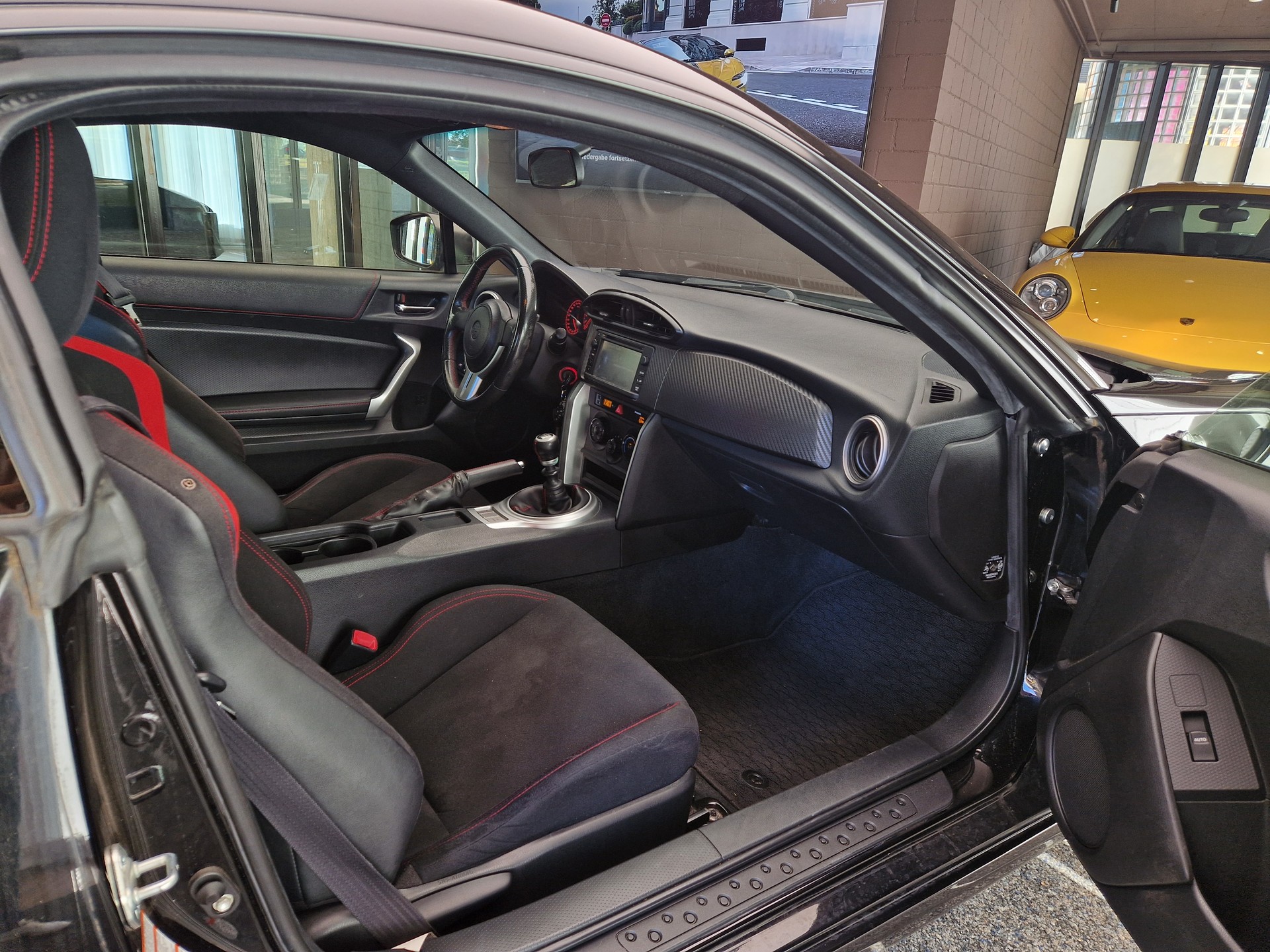 TOYOTA GT 86 2.0 D-4S Sport Manual *BLACK EDITION*-image-14