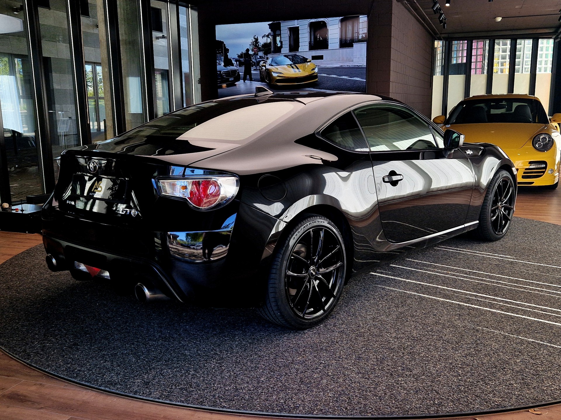 TOYOTA GT 86 2.0 D-4S Sport Manual *BLACK EDITION*-image-4
