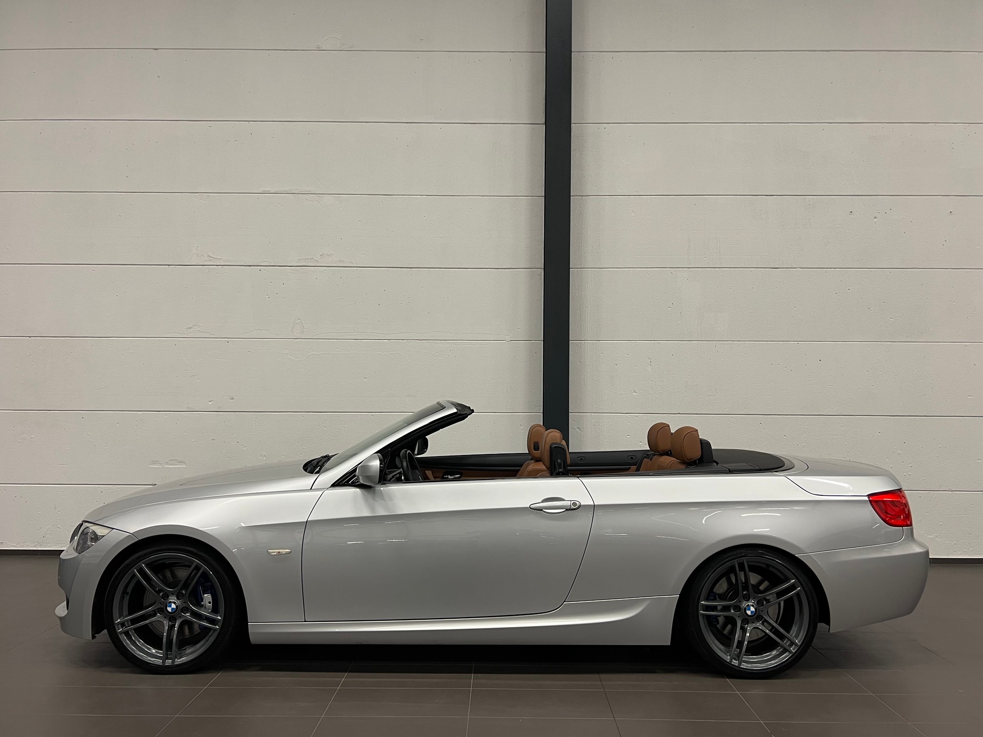 BMW 335i Cabriolet DSG M Paket-image-8