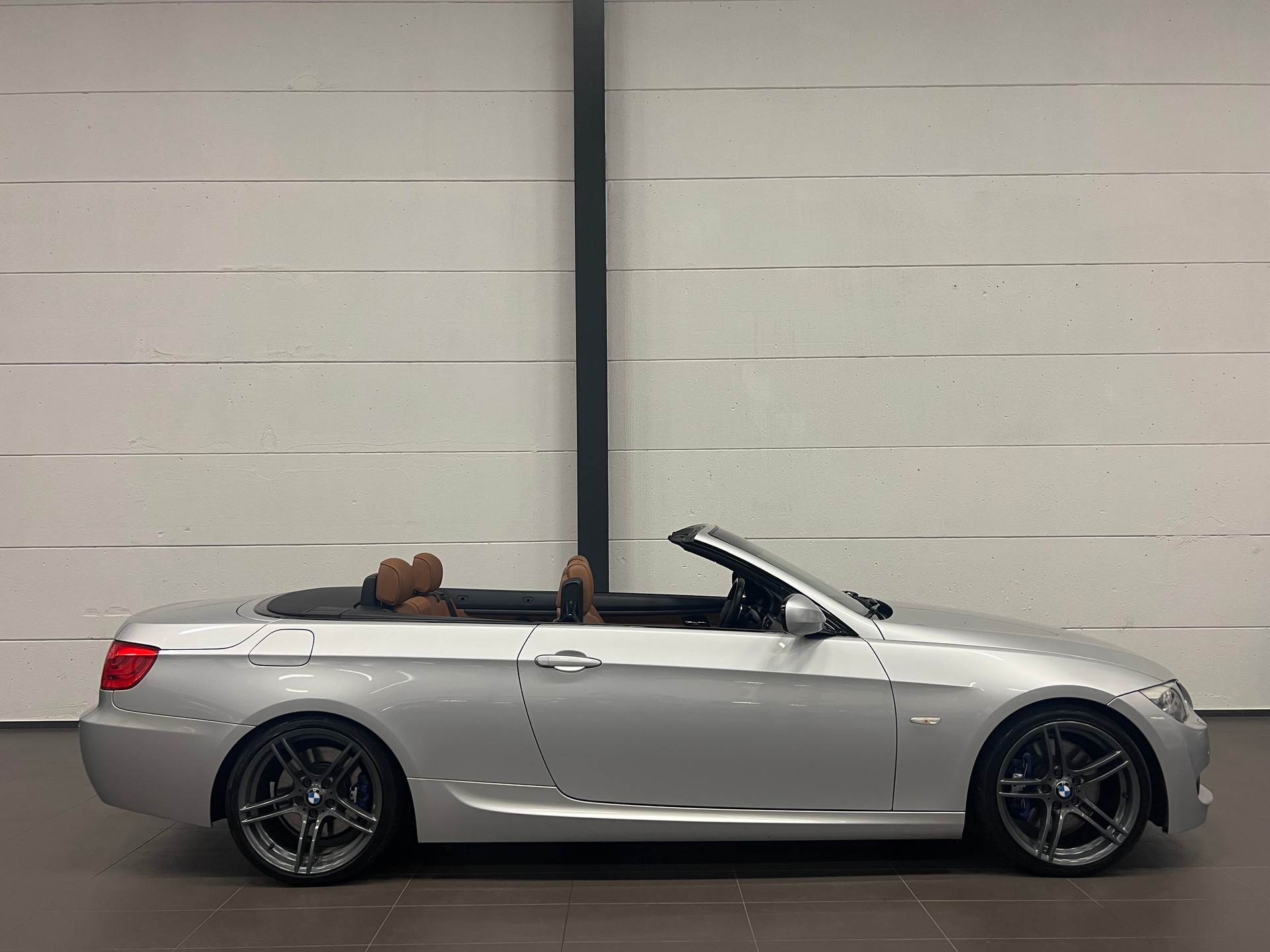 BMW 335i Cabriolet DSG M Paket-image-11