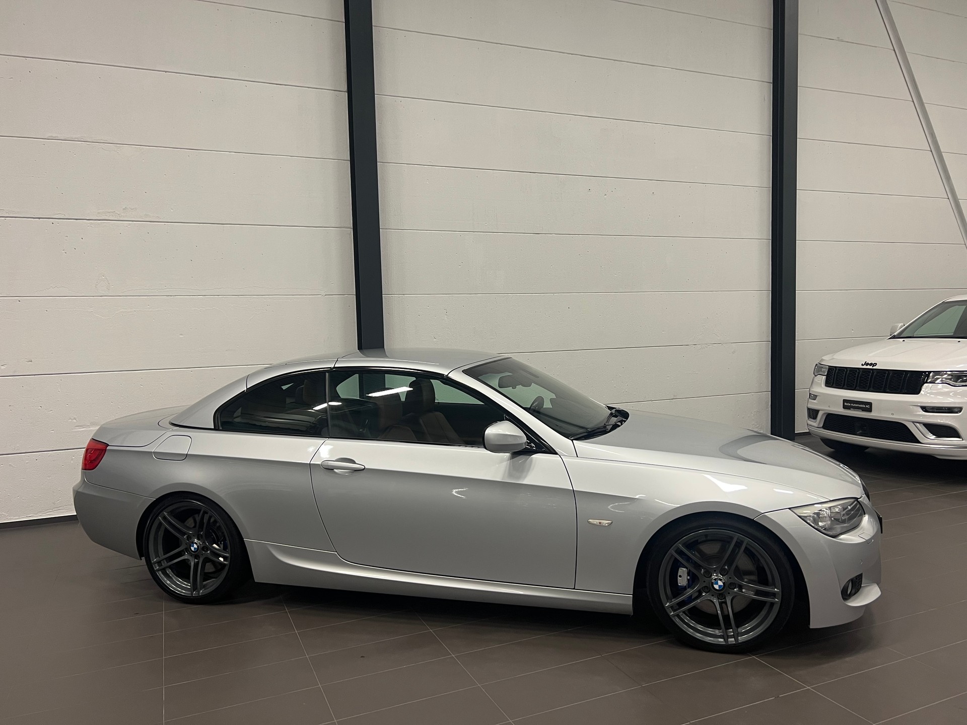 BMW 335i Cabriolet DSG M Paket-image-5