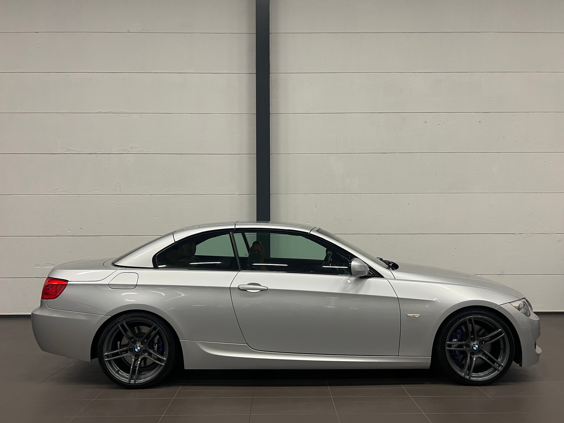 BMW 335i Cabriolet DSG M Paket-image-10