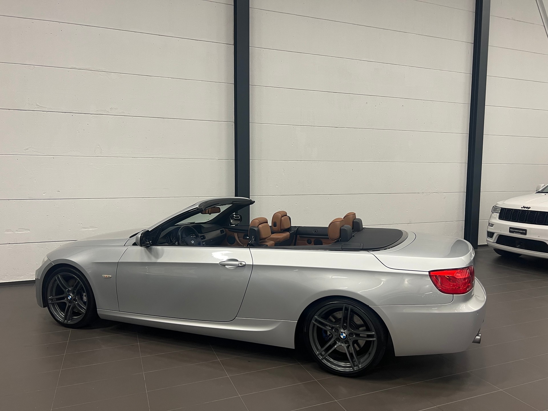 BMW 335i Cabriolet DSG M Paket-image-14