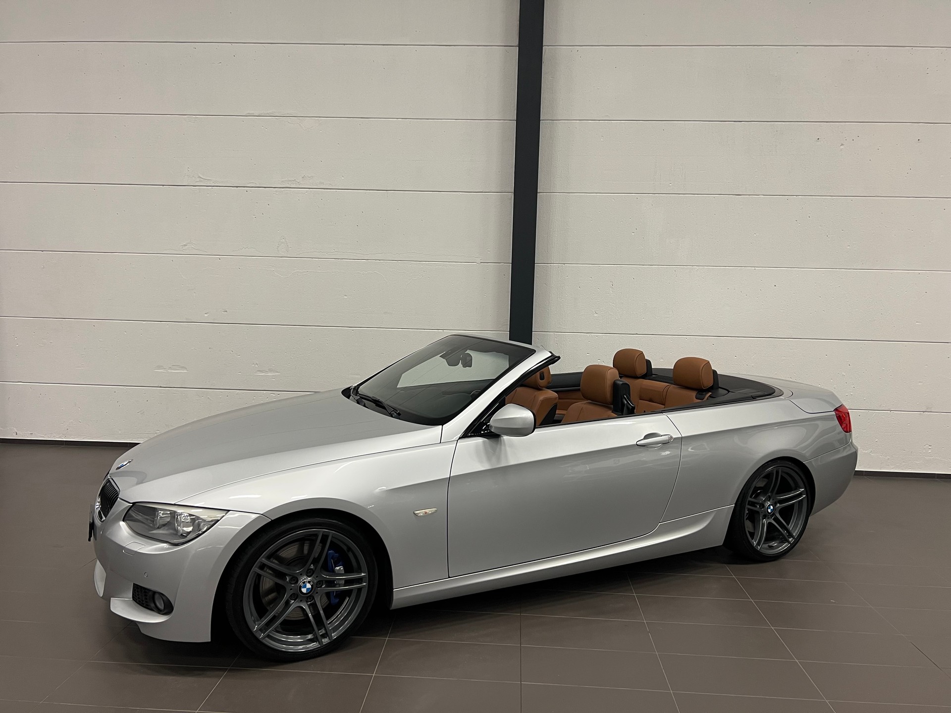 BMW 335i Cabriolet DSG M Paket-image-2
