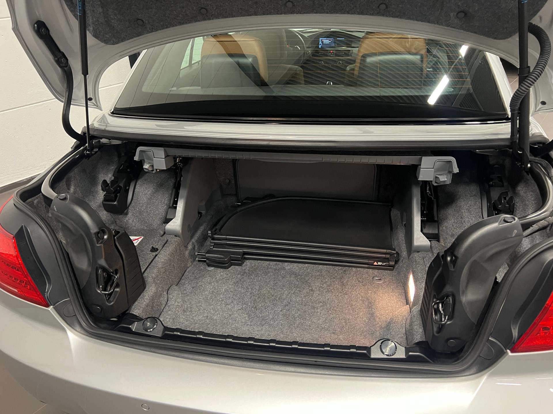 BMW 335i Cabriolet DSG M Paket-image-29