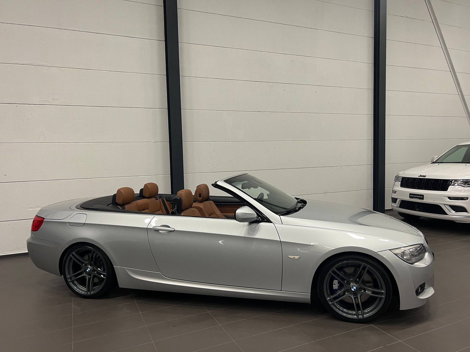 BMW 335i Cabriolet DSG M Paket-image-3