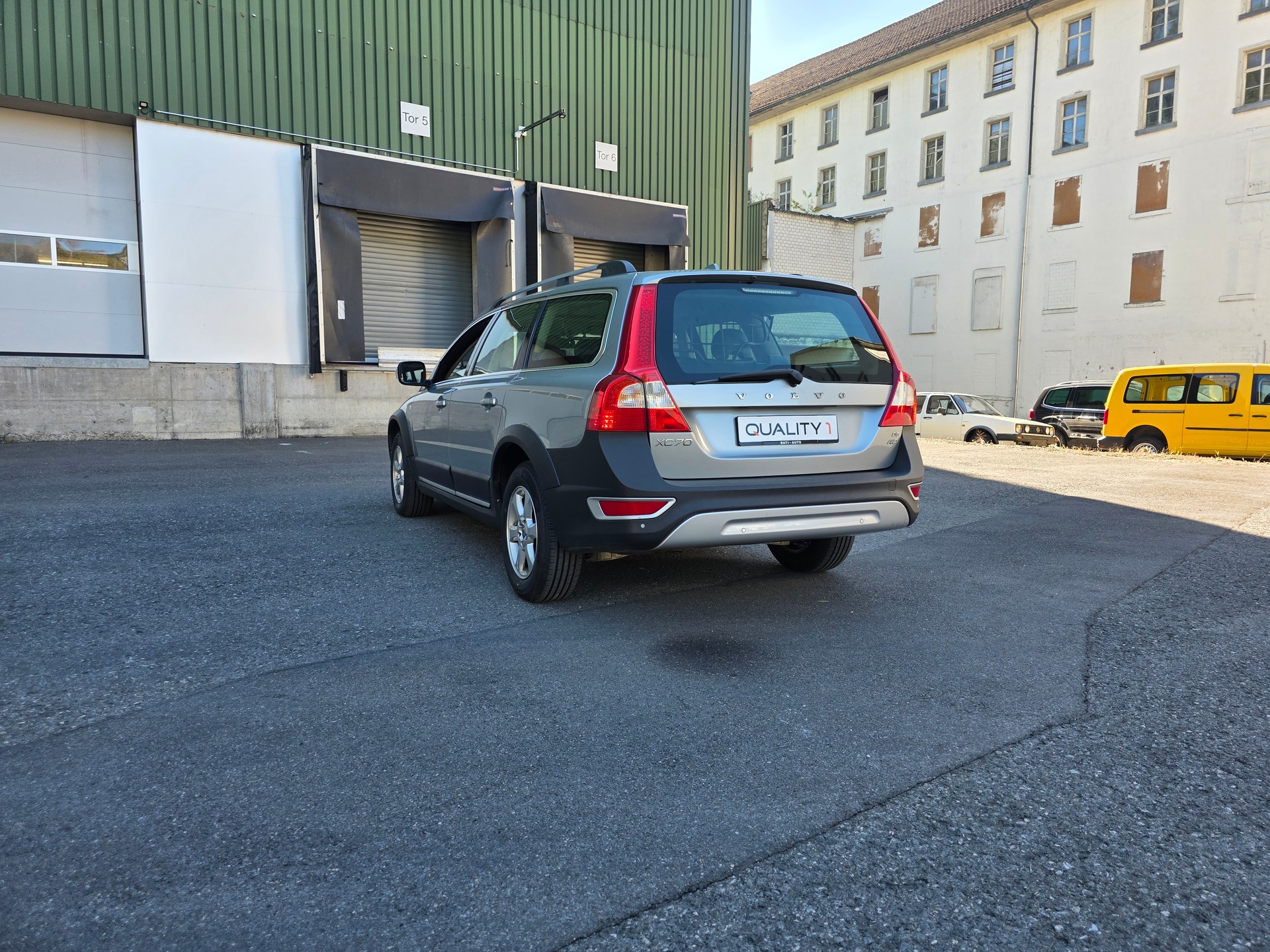 VOLVO XC70 D5 AWD Ocean Race Geartronic-image-13