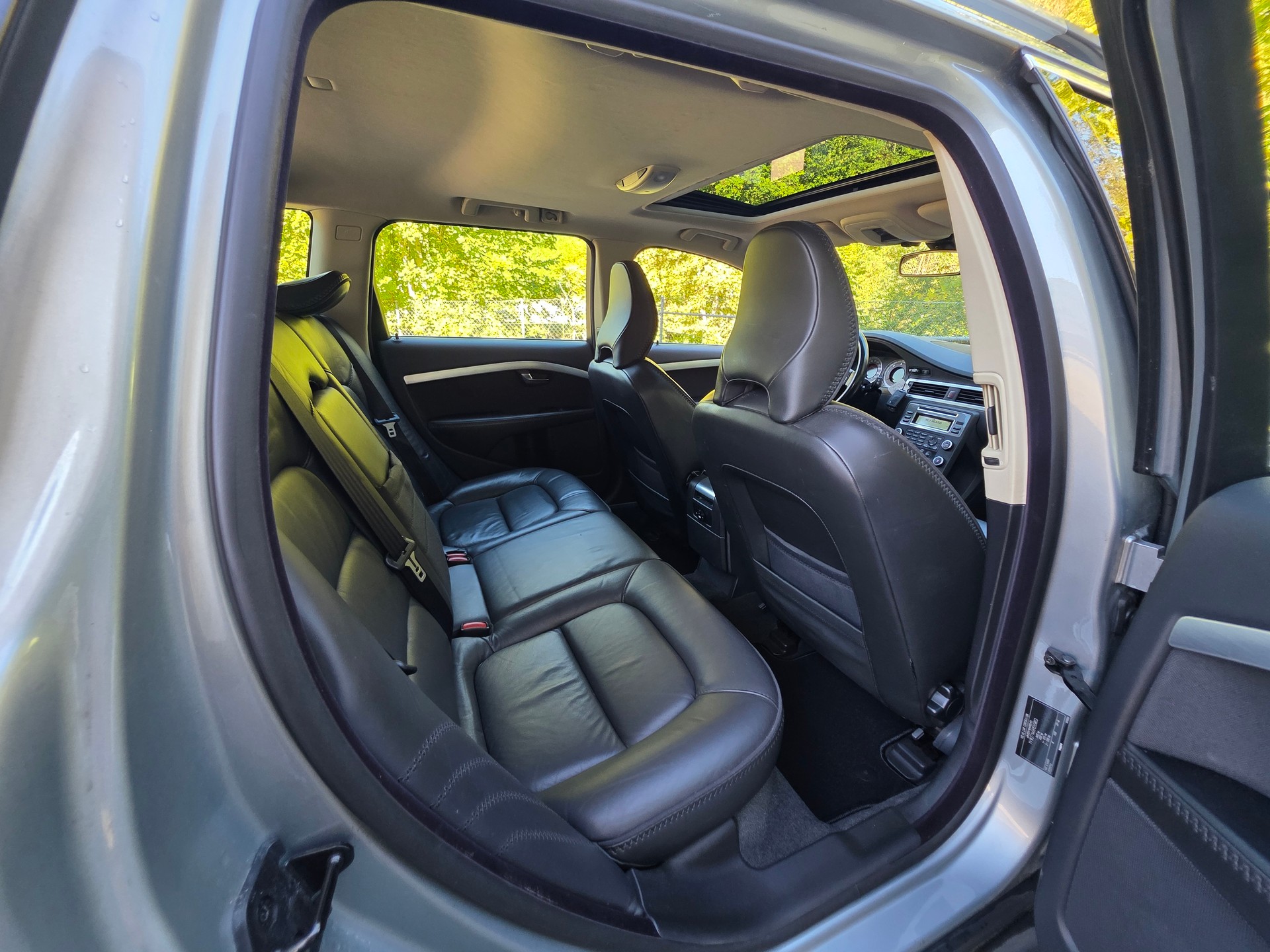 VOLVO XC70 D5 AWD Ocean Race Geartronic-image-21